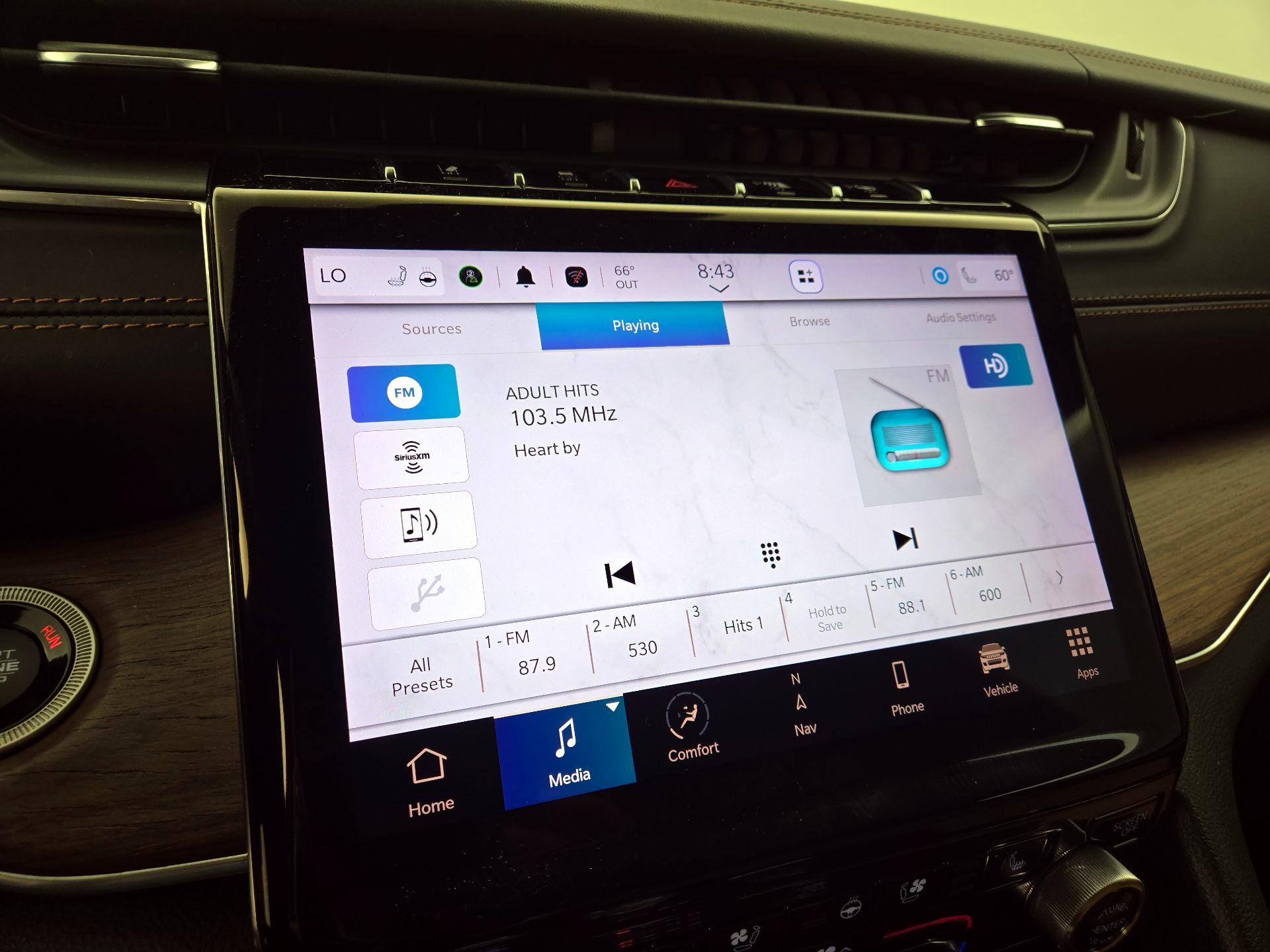 Thumbnail: 2023 Jeep Grand Cherokee - 16