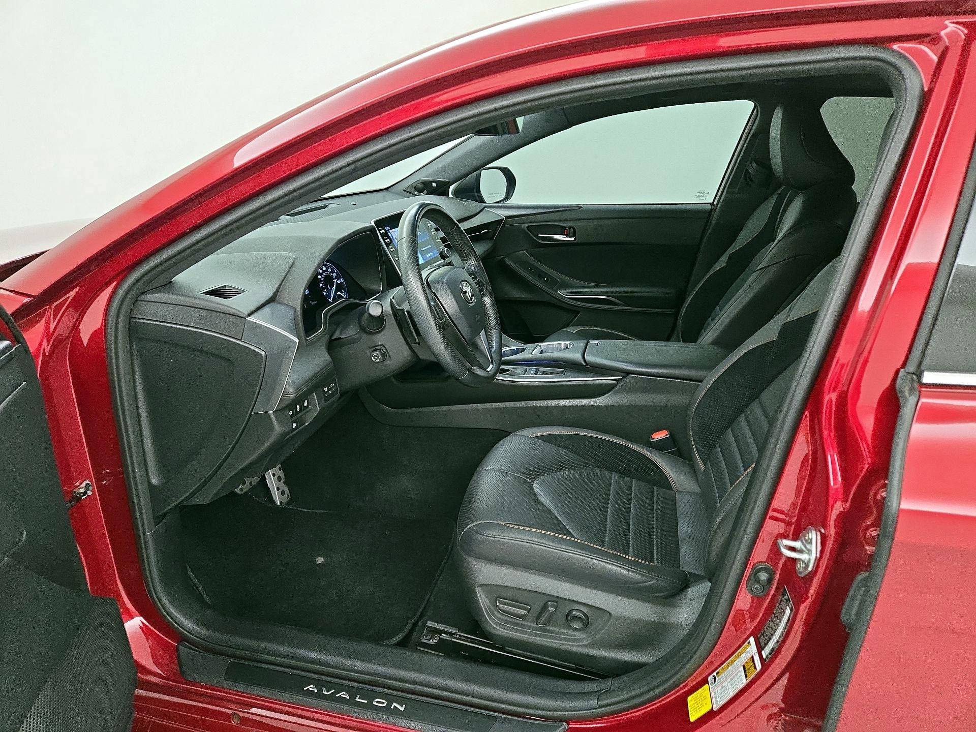 Thumbnail: 2022 Toyota Avalon - 11