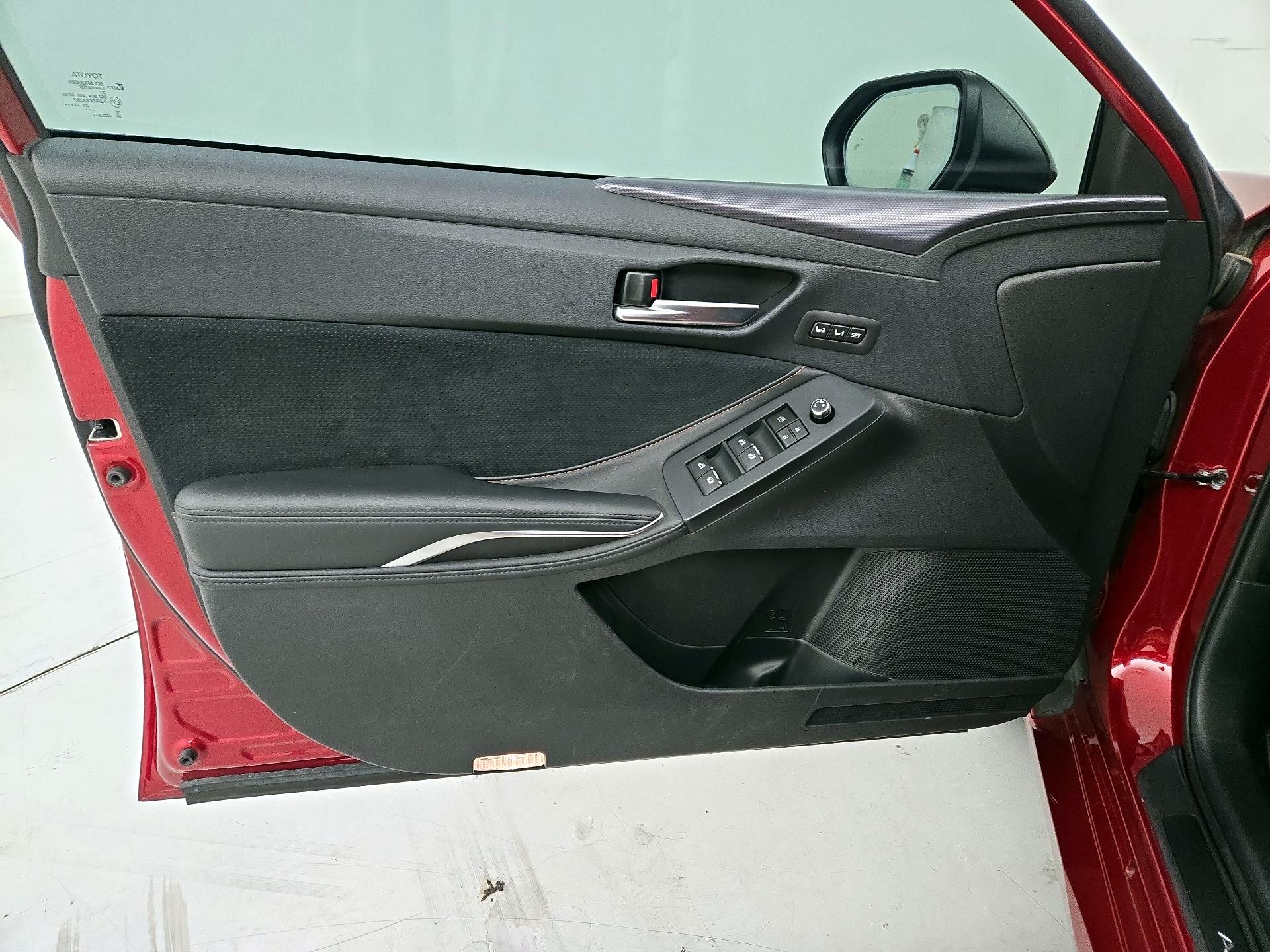 Thumbnail: 2022 Toyota Avalon - 12