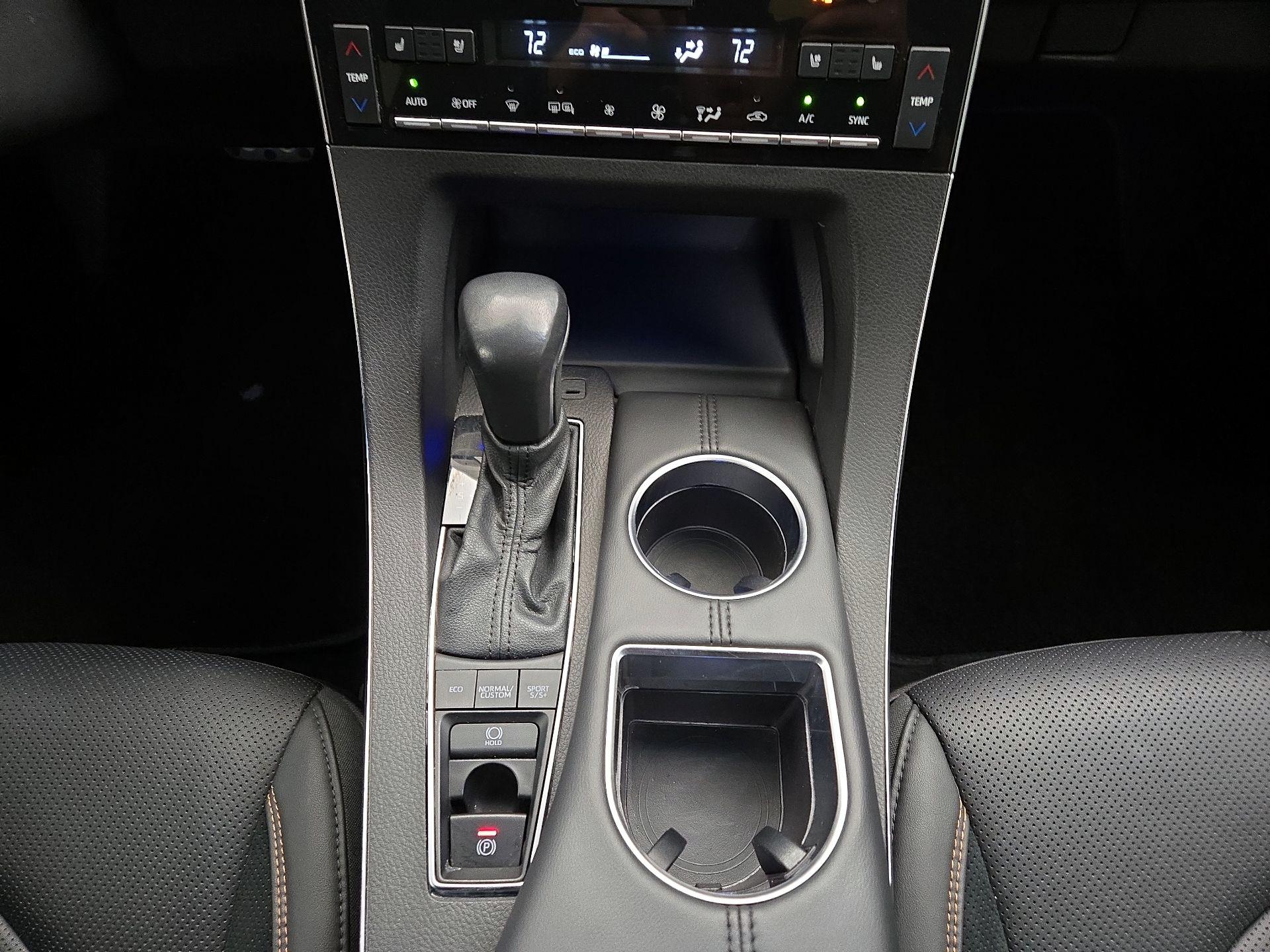 Thumbnail: 2022 Toyota Avalon - 18