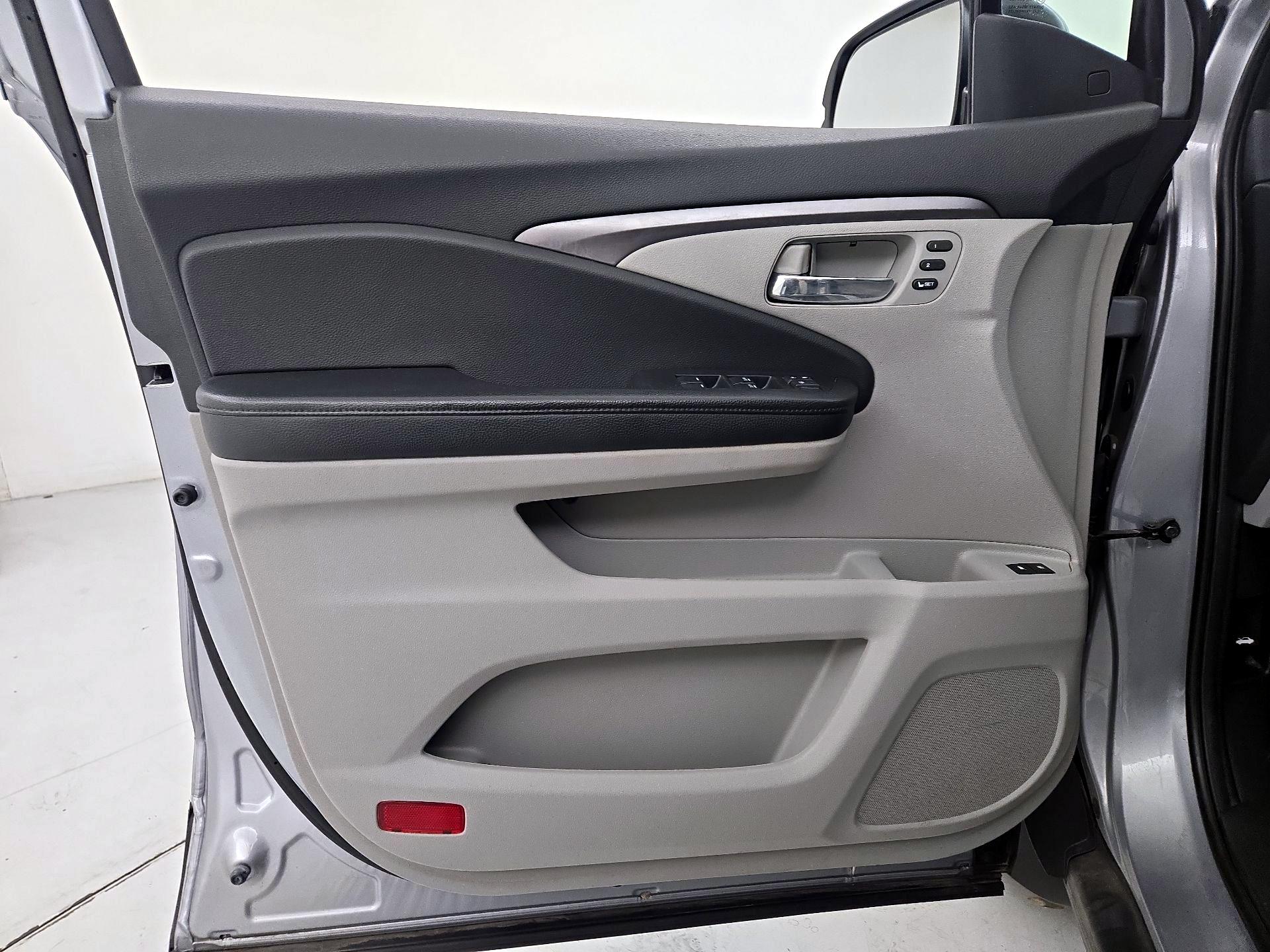 Thumbnail: 2021 Honda Pilot - 12