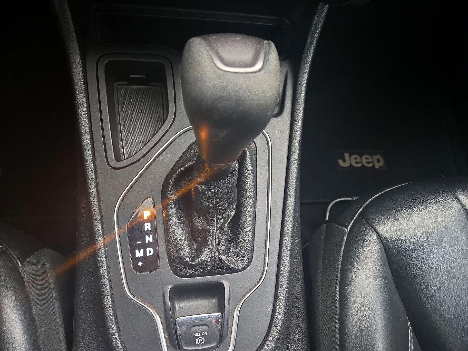 Thumbnail: 2019 Jeep Cherokee - 15