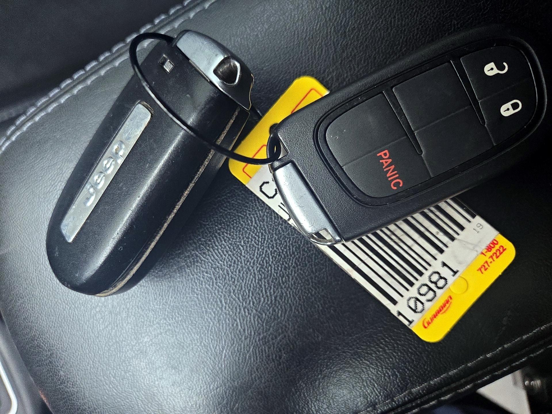 Thumbnail: 2019 Jeep Cherokee - 20