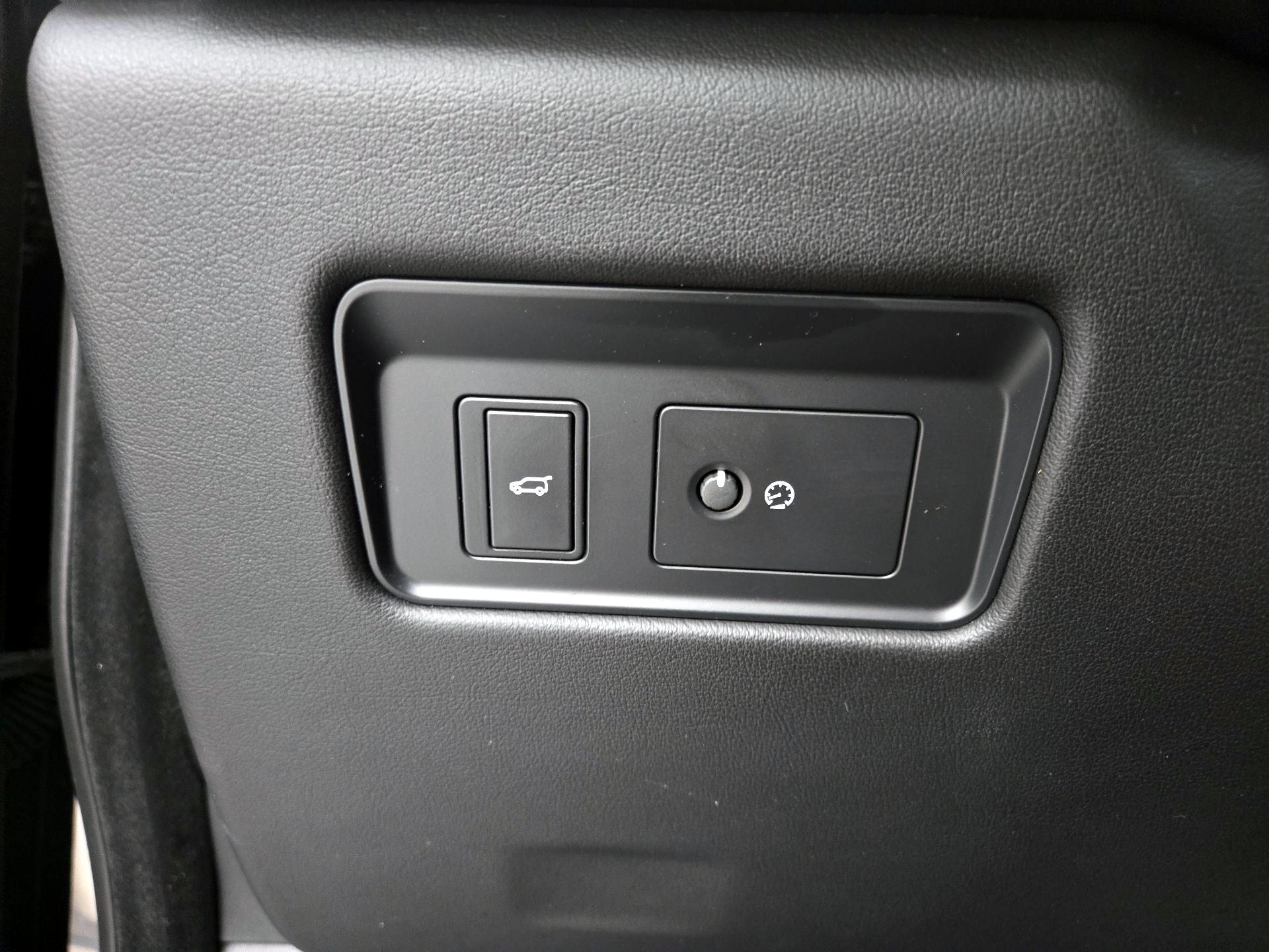 Thumbnail: 2023 Jaguar F-Pace - 13