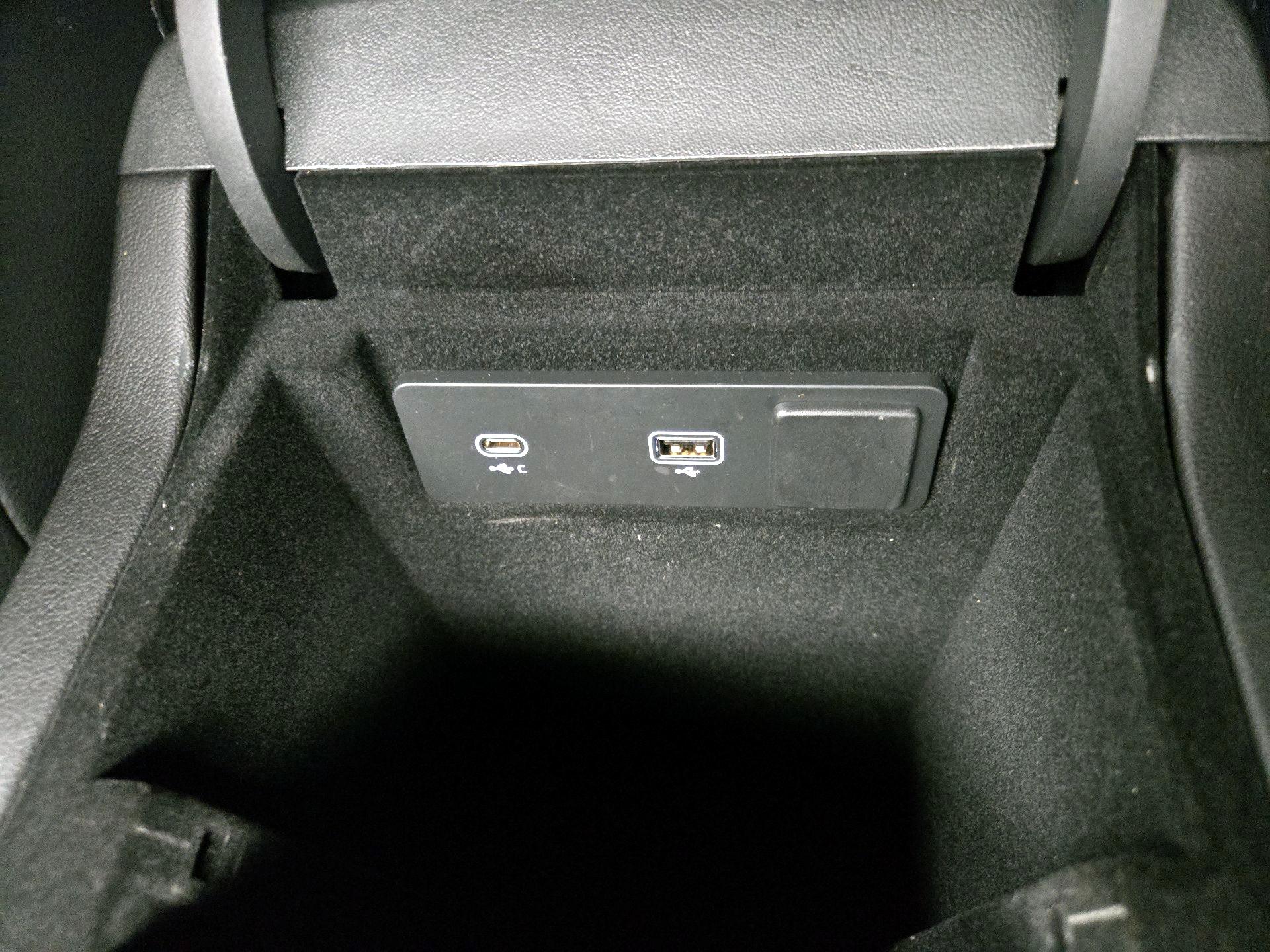 Thumbnail: 2023 Jaguar F-Pace - 19