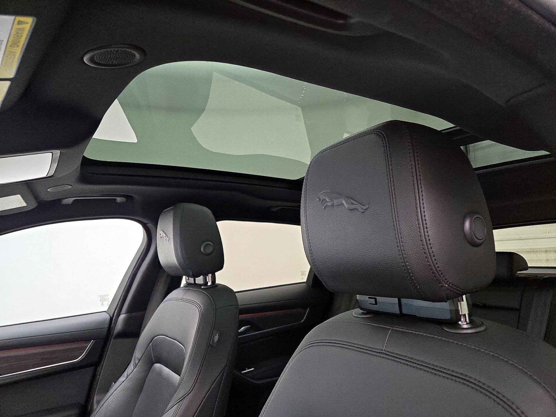 Thumbnail: 2023 Jaguar F-Pace - 20