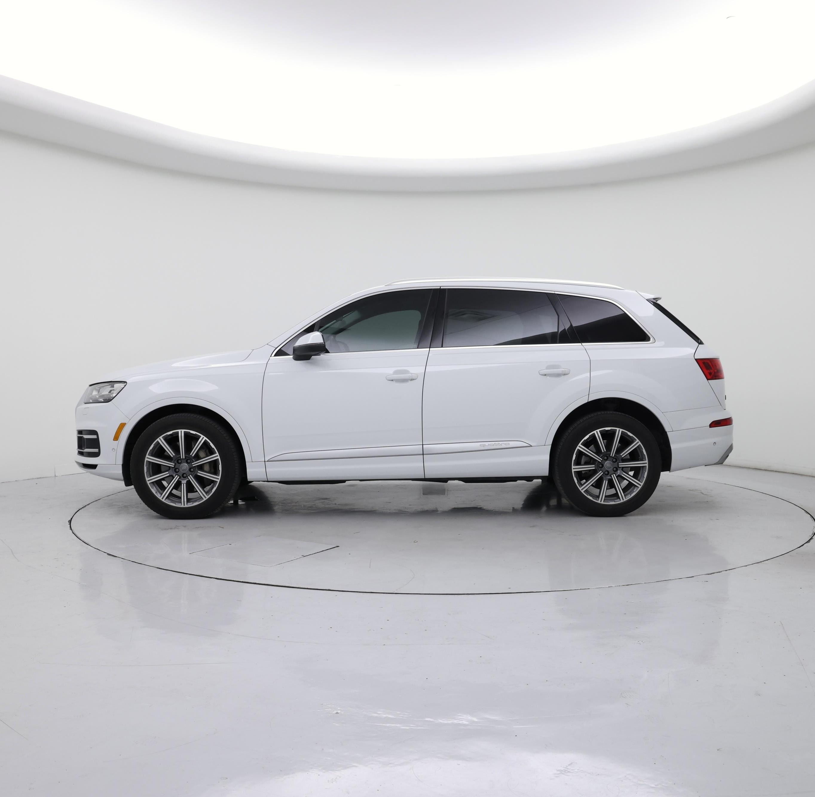 Thumbnail: 2019 Audi Q7 - 3