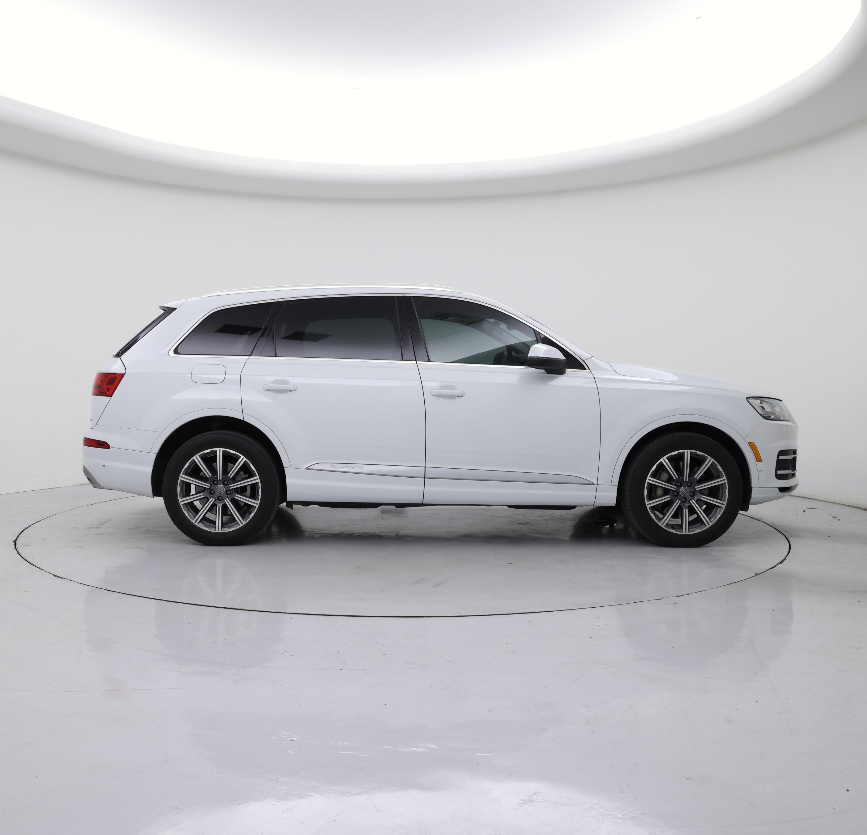 Thumbnail: 2019 Audi Q7 - 7