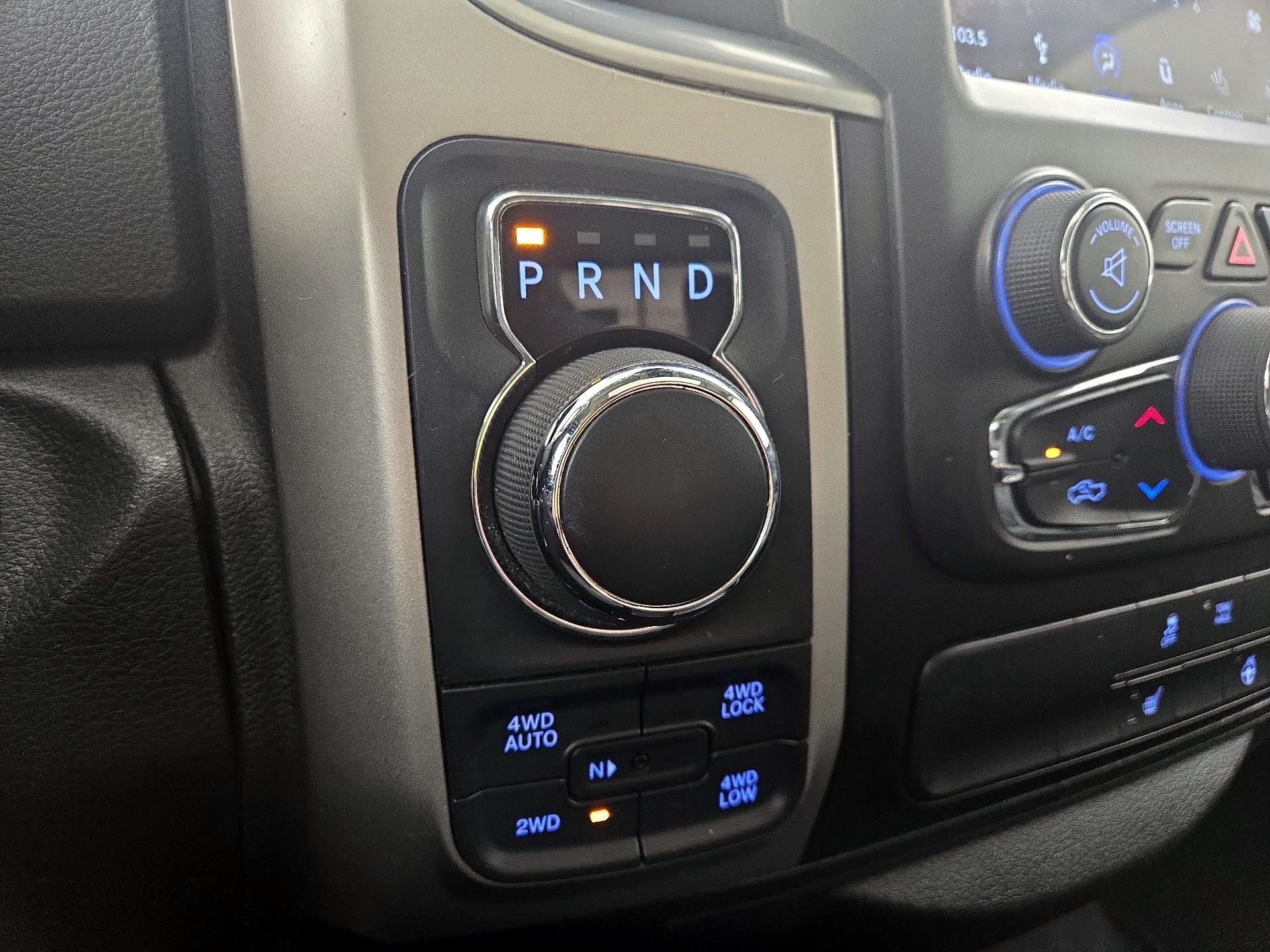 Thumbnail: 2019 RAM 1500 Classic - 18