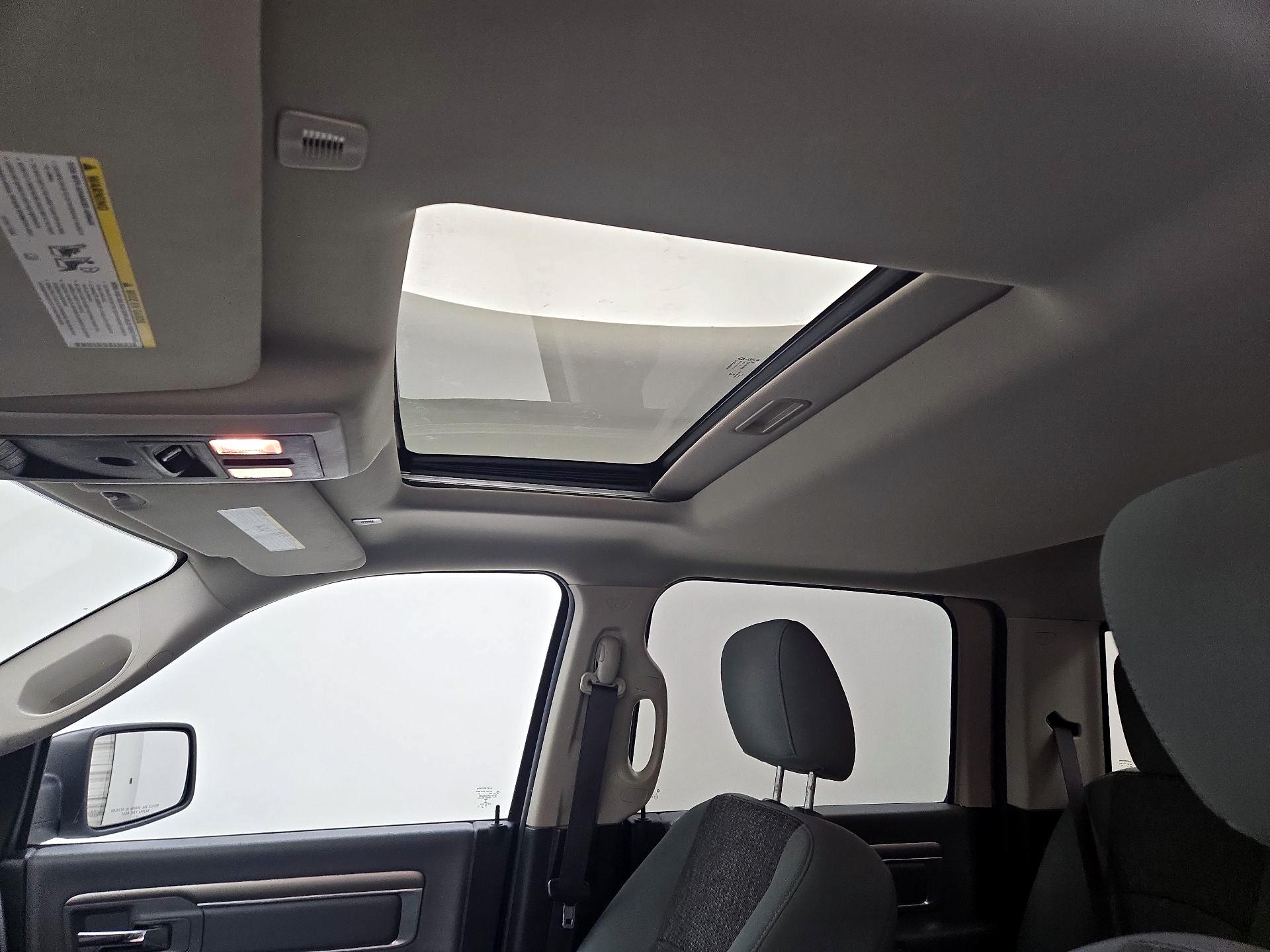 Thumbnail: 2019 RAM 1500 Classic - 20