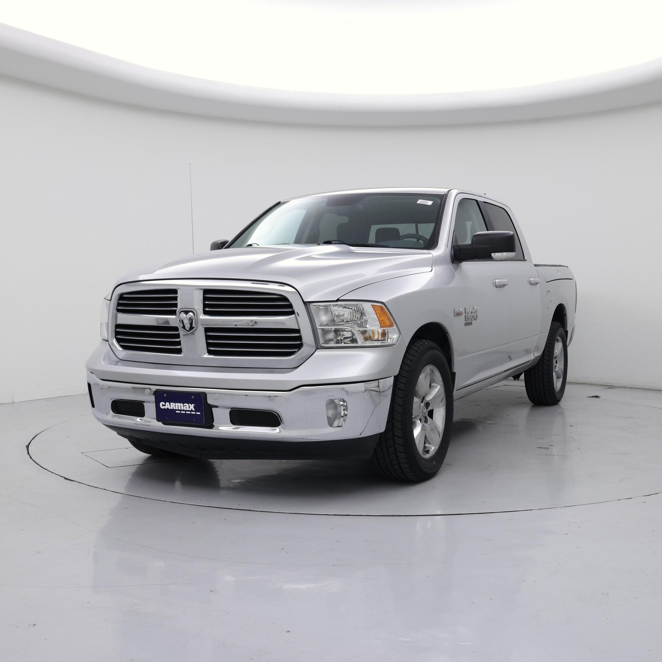 Thumbnail: 2019 RAM 1500 Classic - 4