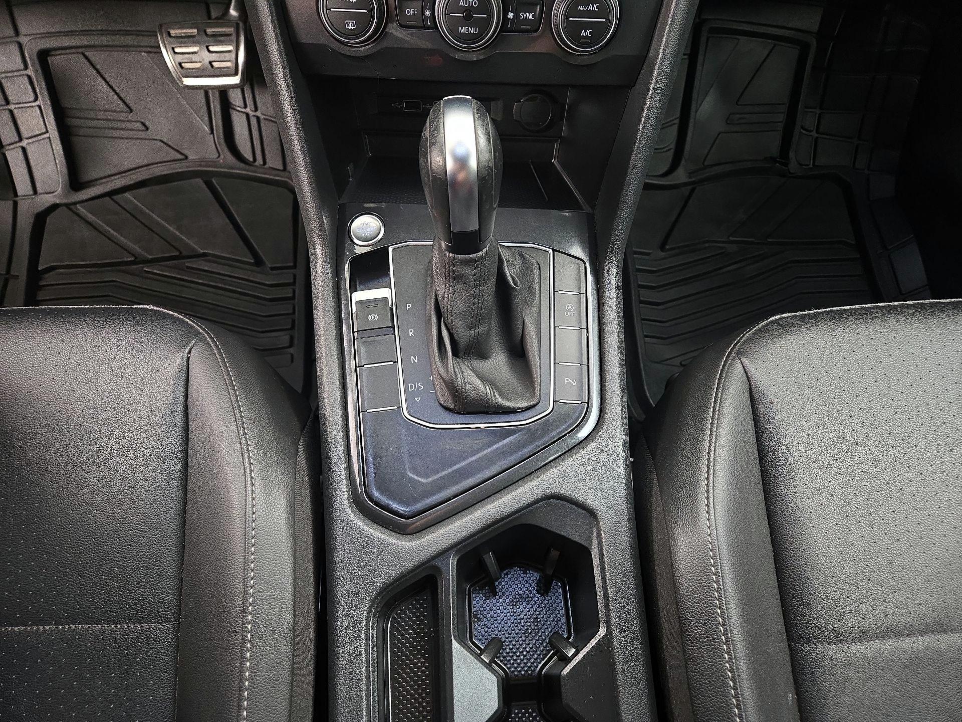 Thumbnail: 2020 Volkswagen Tiguan - 17