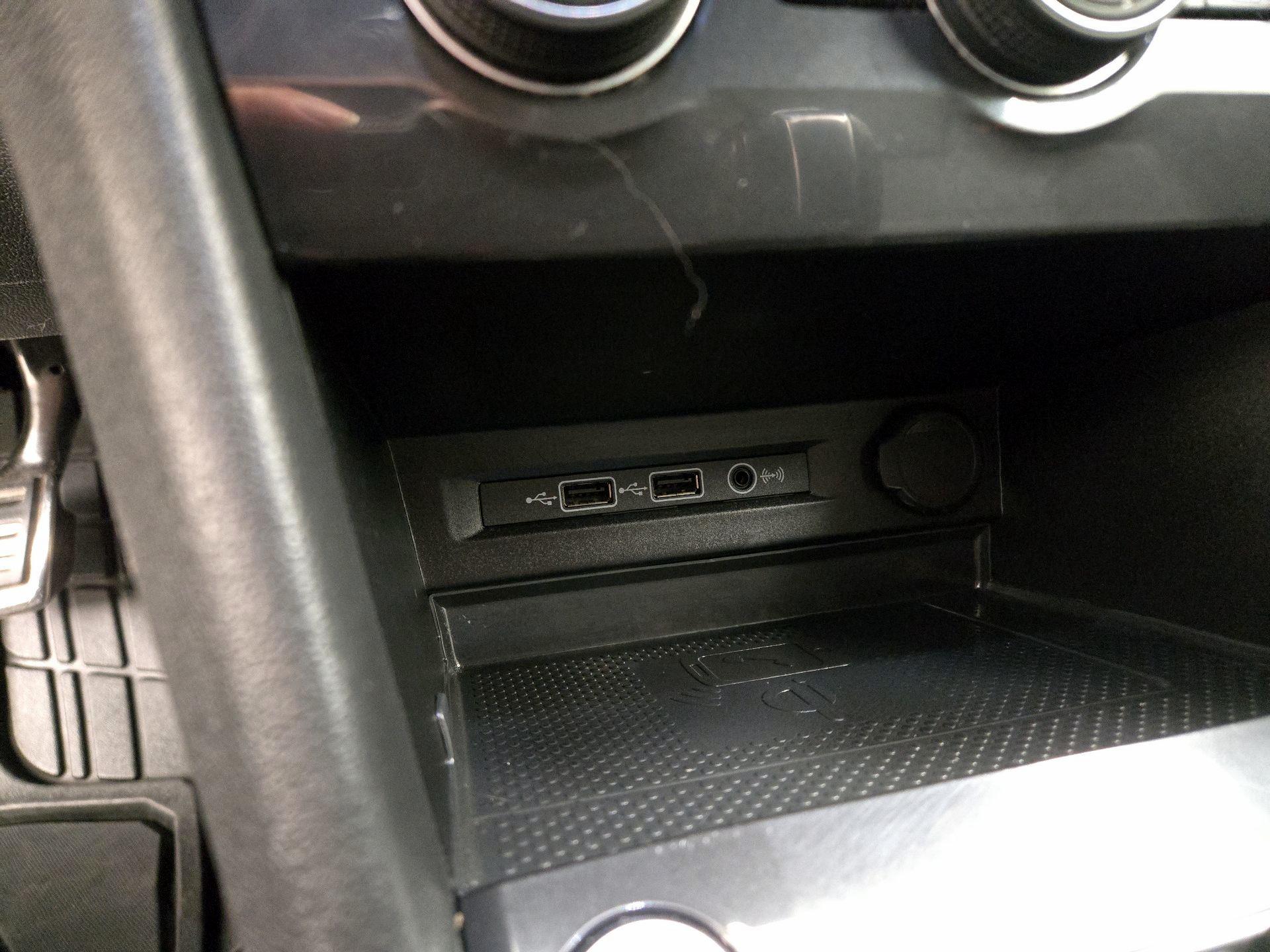 Thumbnail: 2020 Volkswagen Tiguan - 18