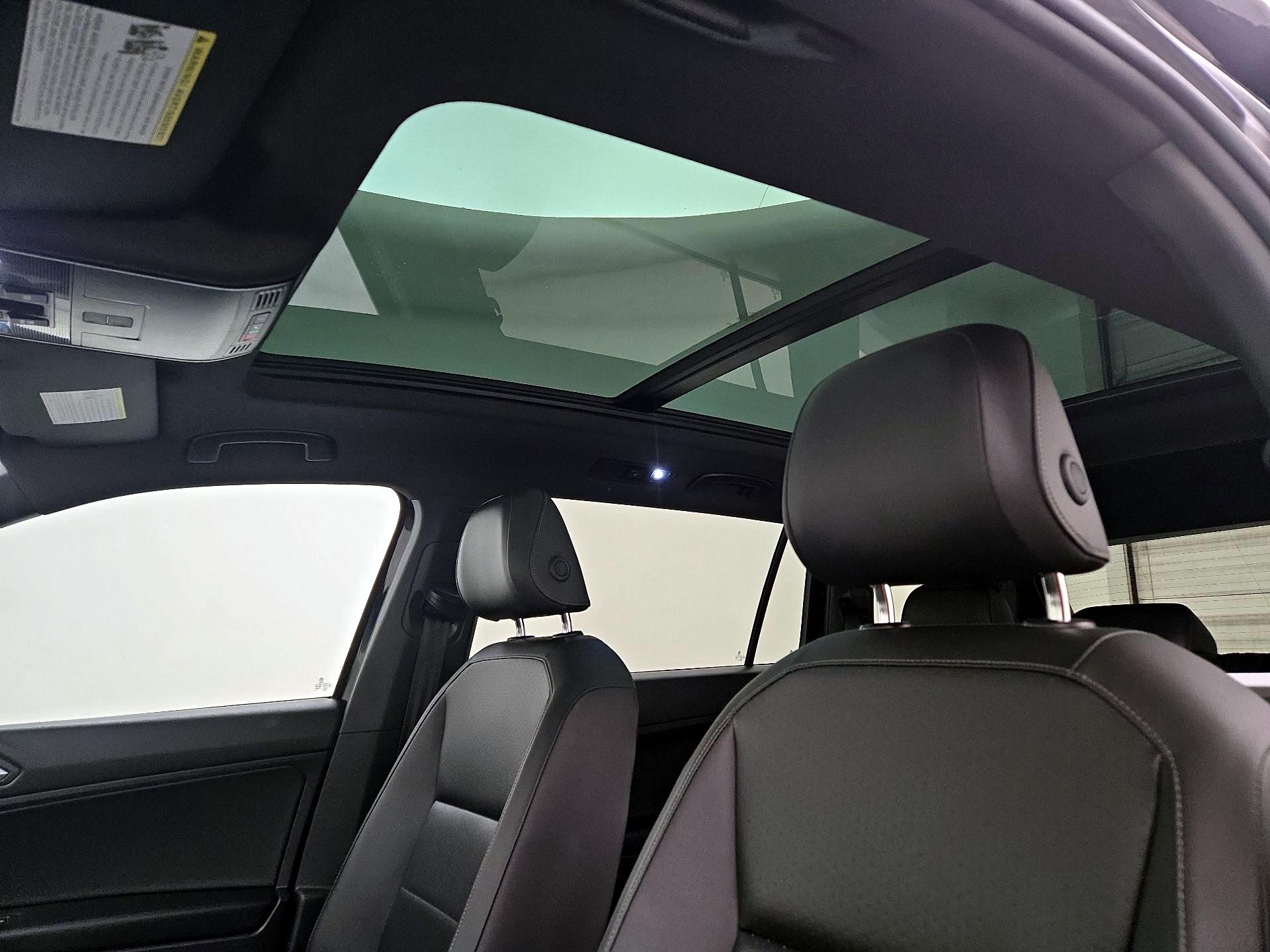 Thumbnail: 2020 Volkswagen Tiguan - 19