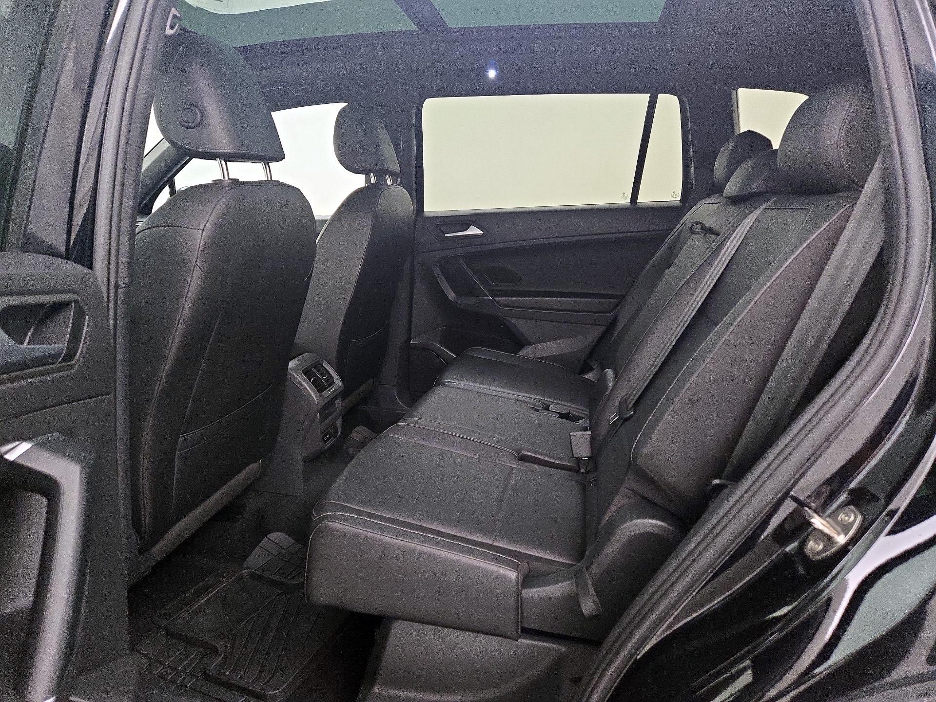 Thumbnail: 2020 Volkswagen Tiguan - 20