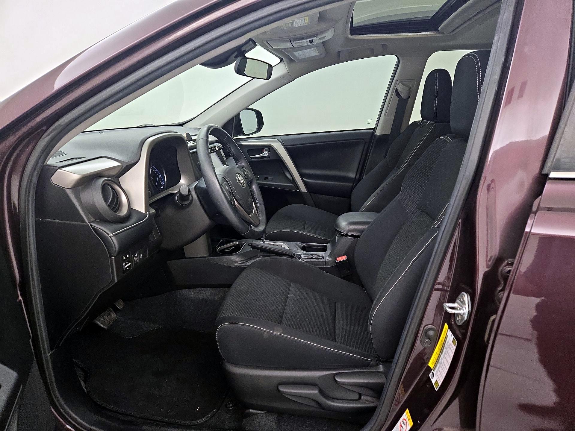 Thumbnail: 2018 Toyota RAV4 - 9