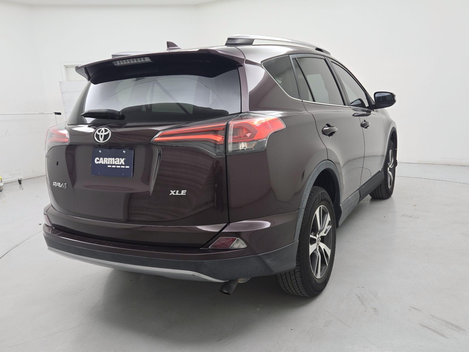 Thumbnail: 2018 Toyota RAV4 - 5