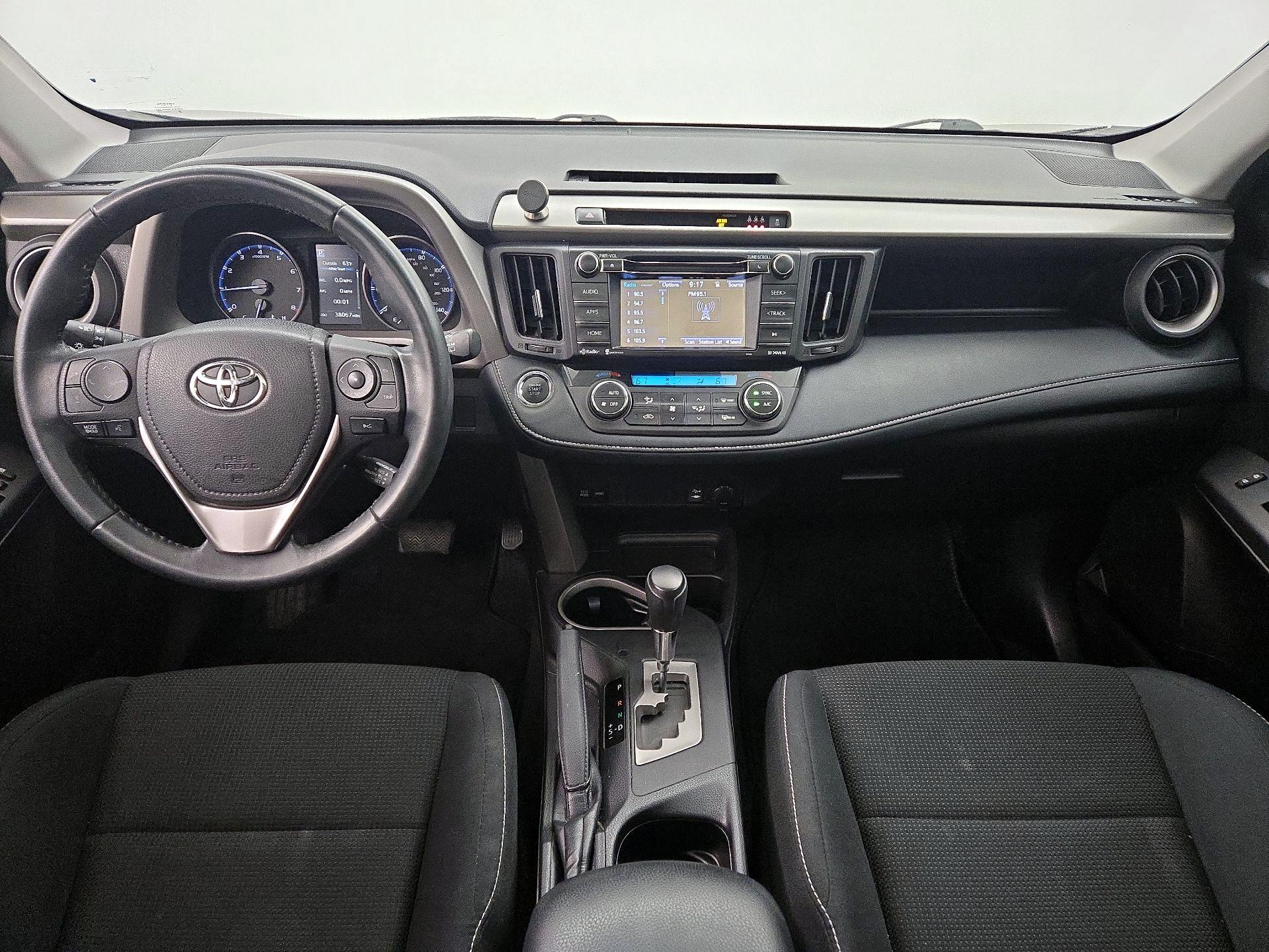 Thumbnail: 2018 Toyota RAV4 - 8