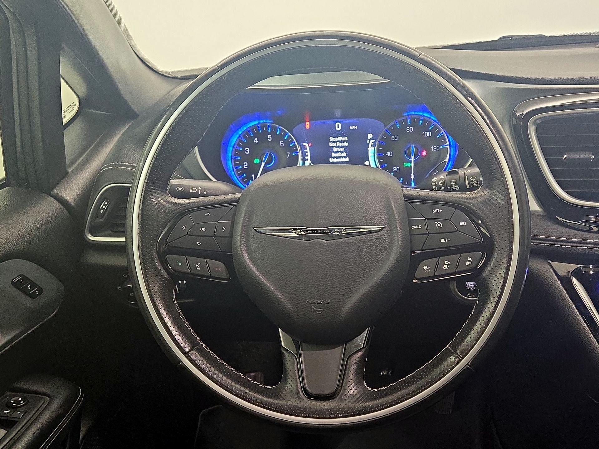 Thumbnail: 2020 Chrysler Pacifica - 10