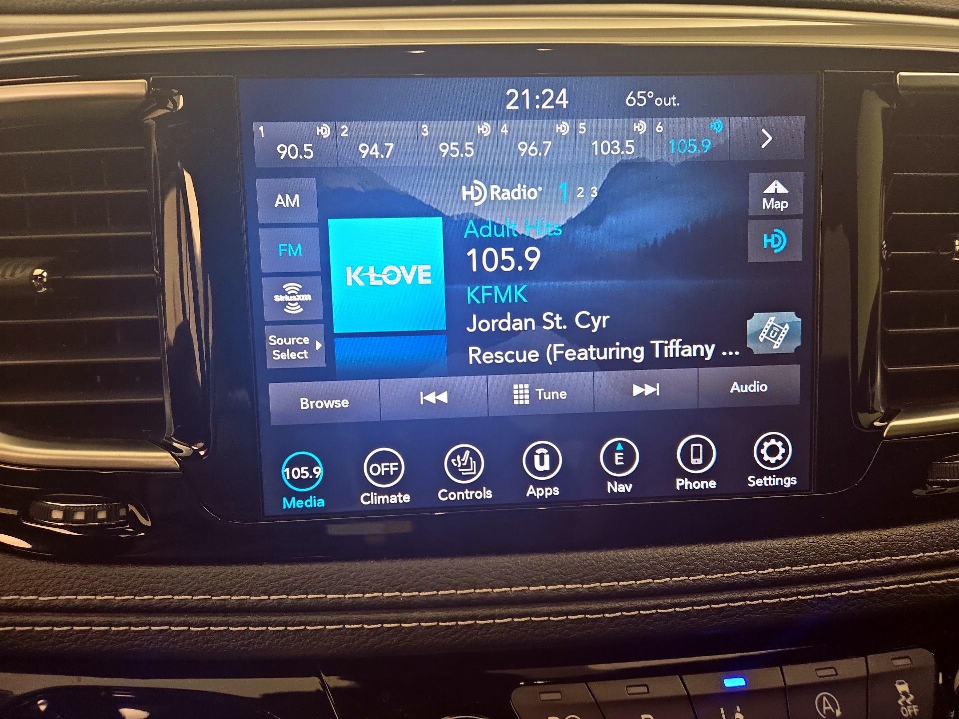 Thumbnail: 2020 Chrysler Pacifica - 16