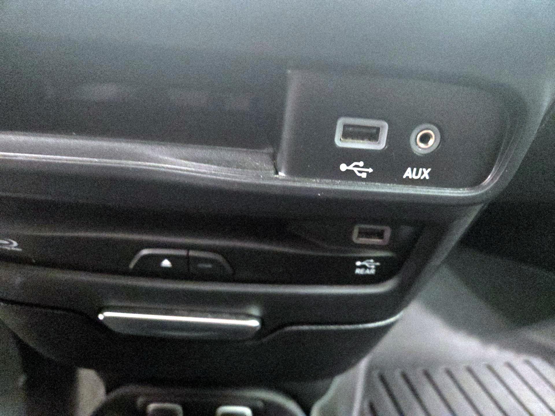 Thumbnail: 2020 Chrysler Pacifica - 19