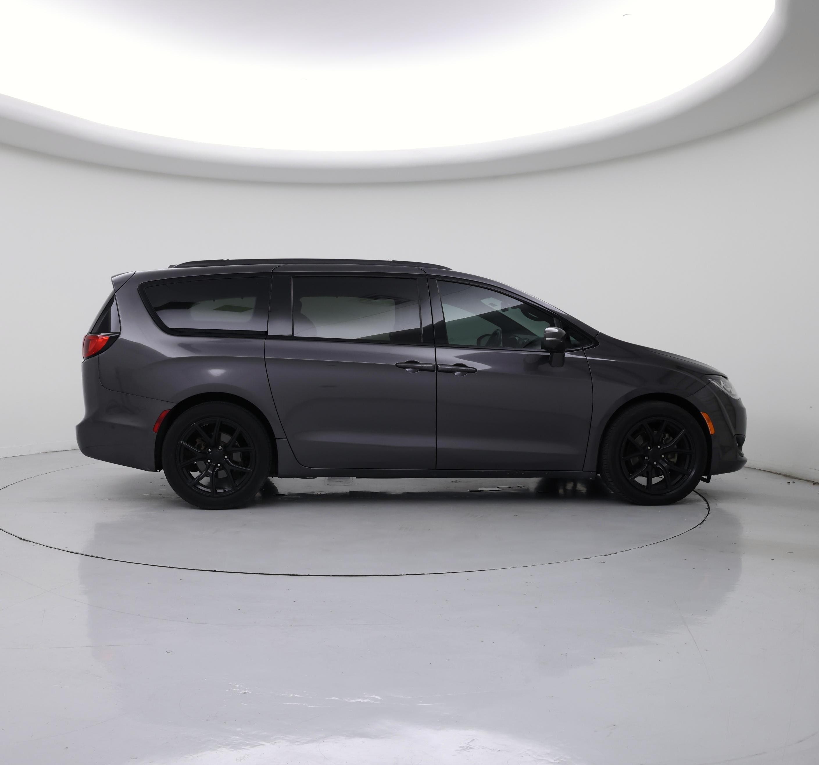 Thumbnail: 2020 Chrysler Pacifica - 7