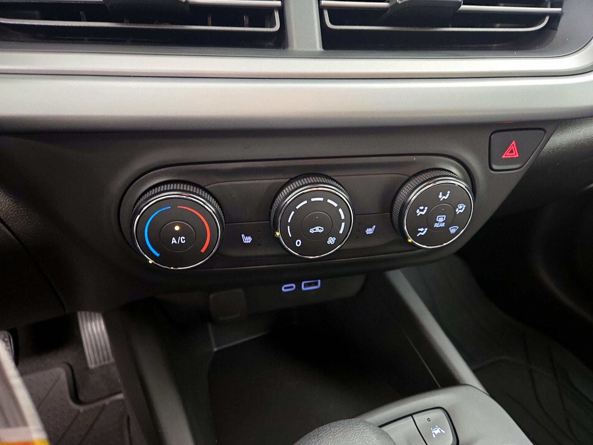 Thumbnail: 2025 Chevrolet Trax - 17