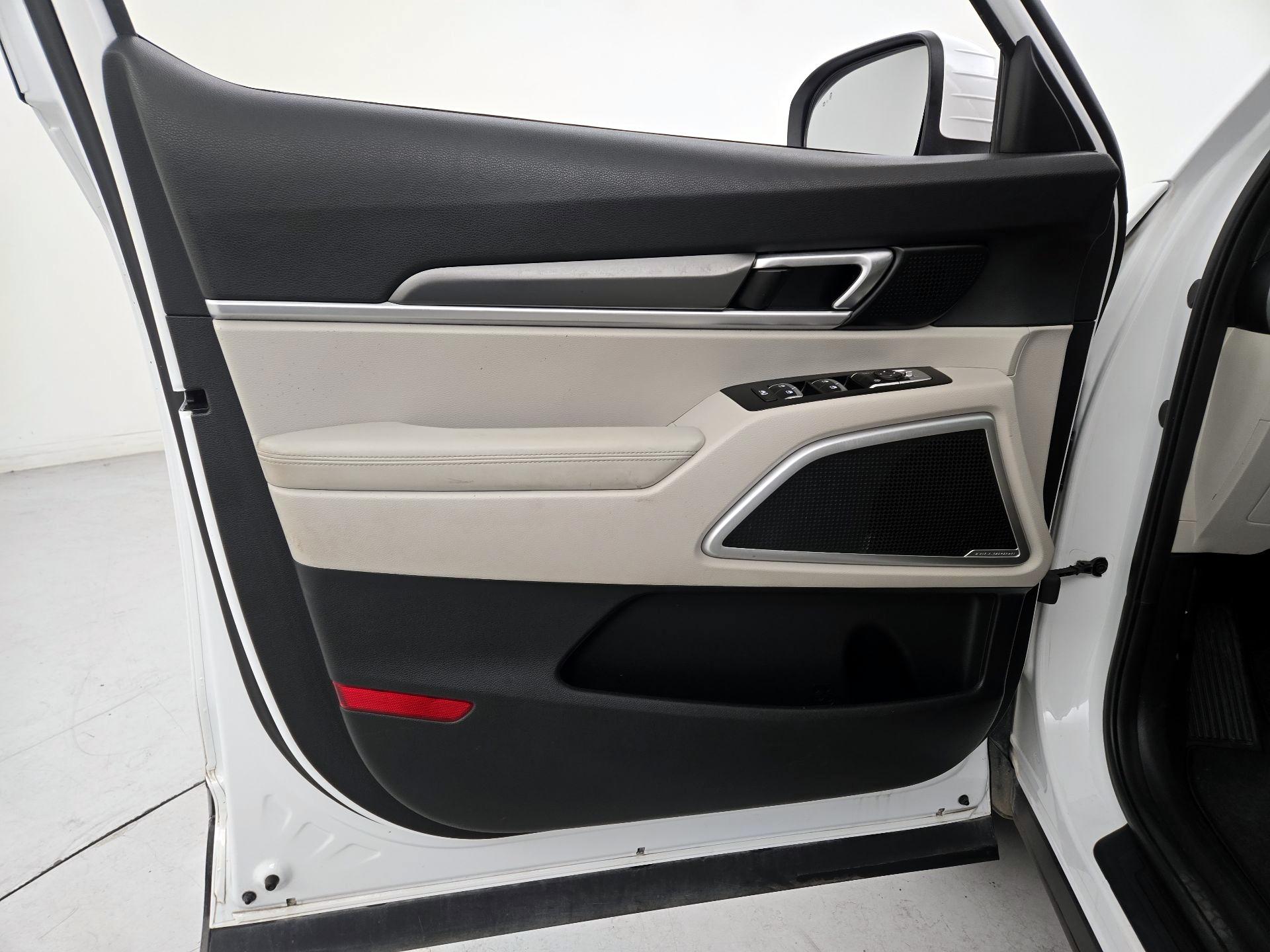 Thumbnail: 2020 Kia Telluride - 12