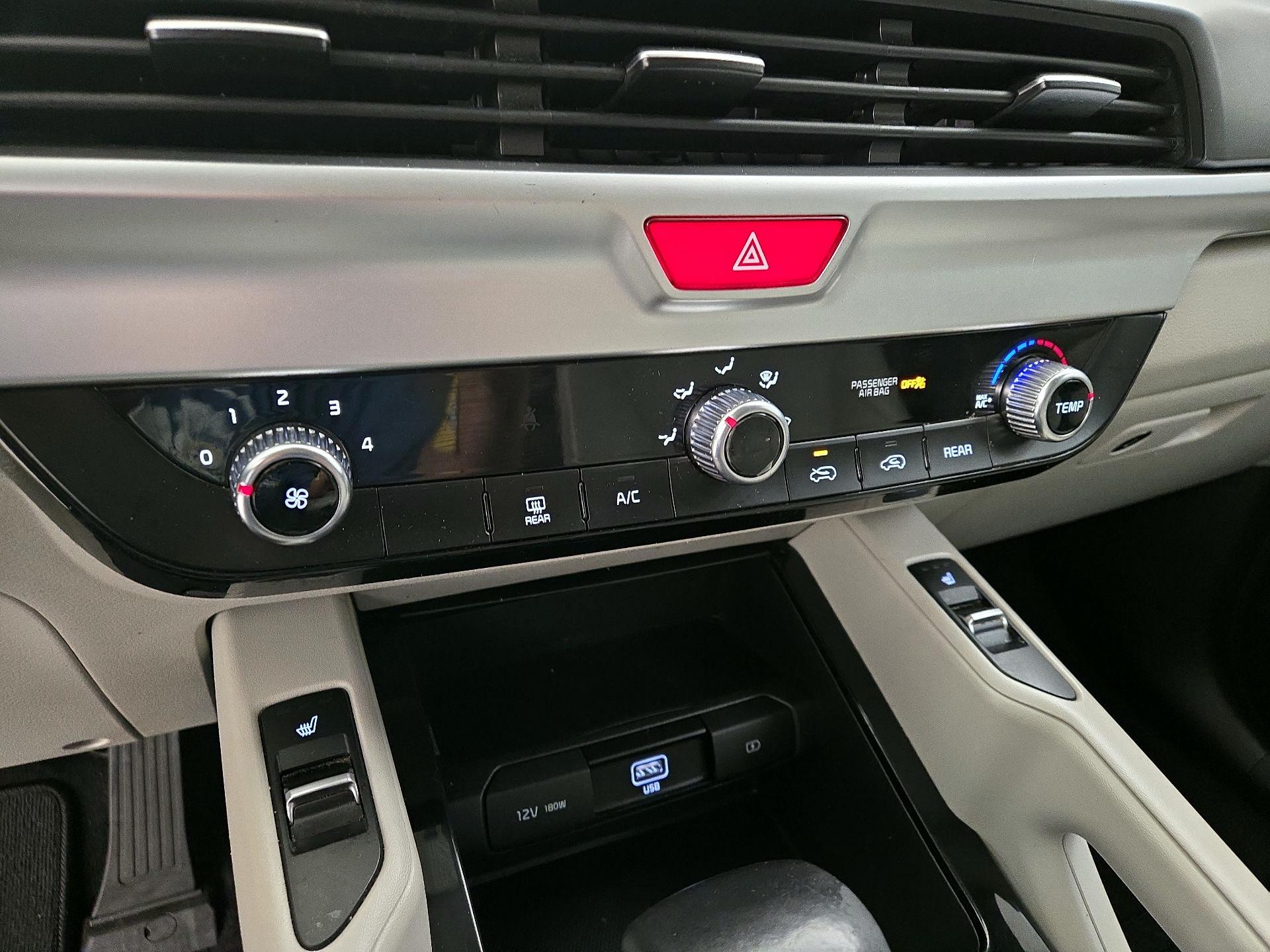 Thumbnail: 2020 Kia Telluride - 16