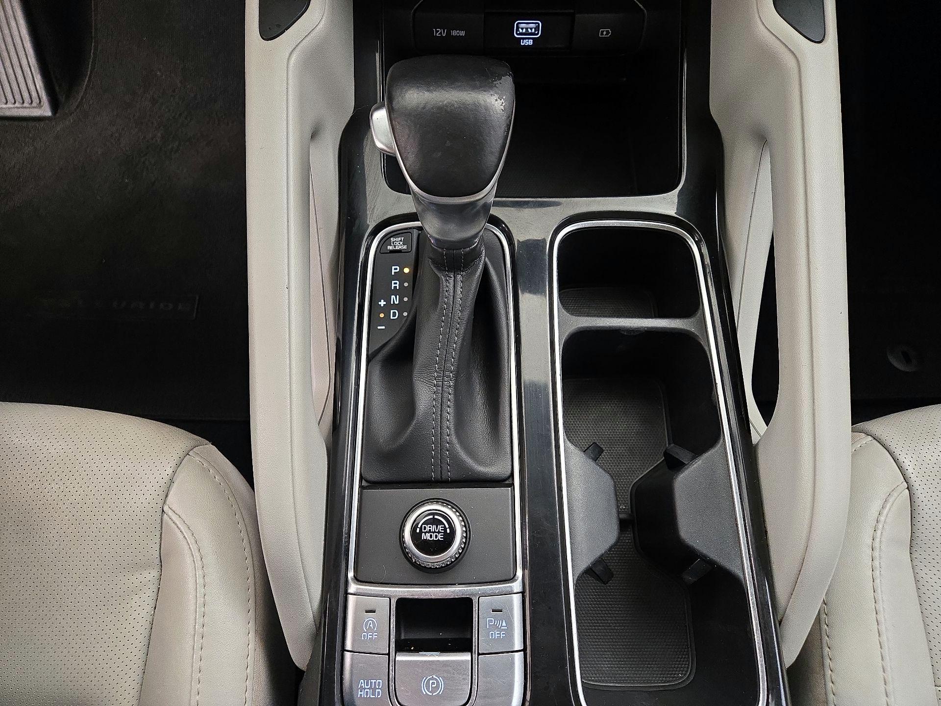 Thumbnail: 2020 Kia Telluride - 17