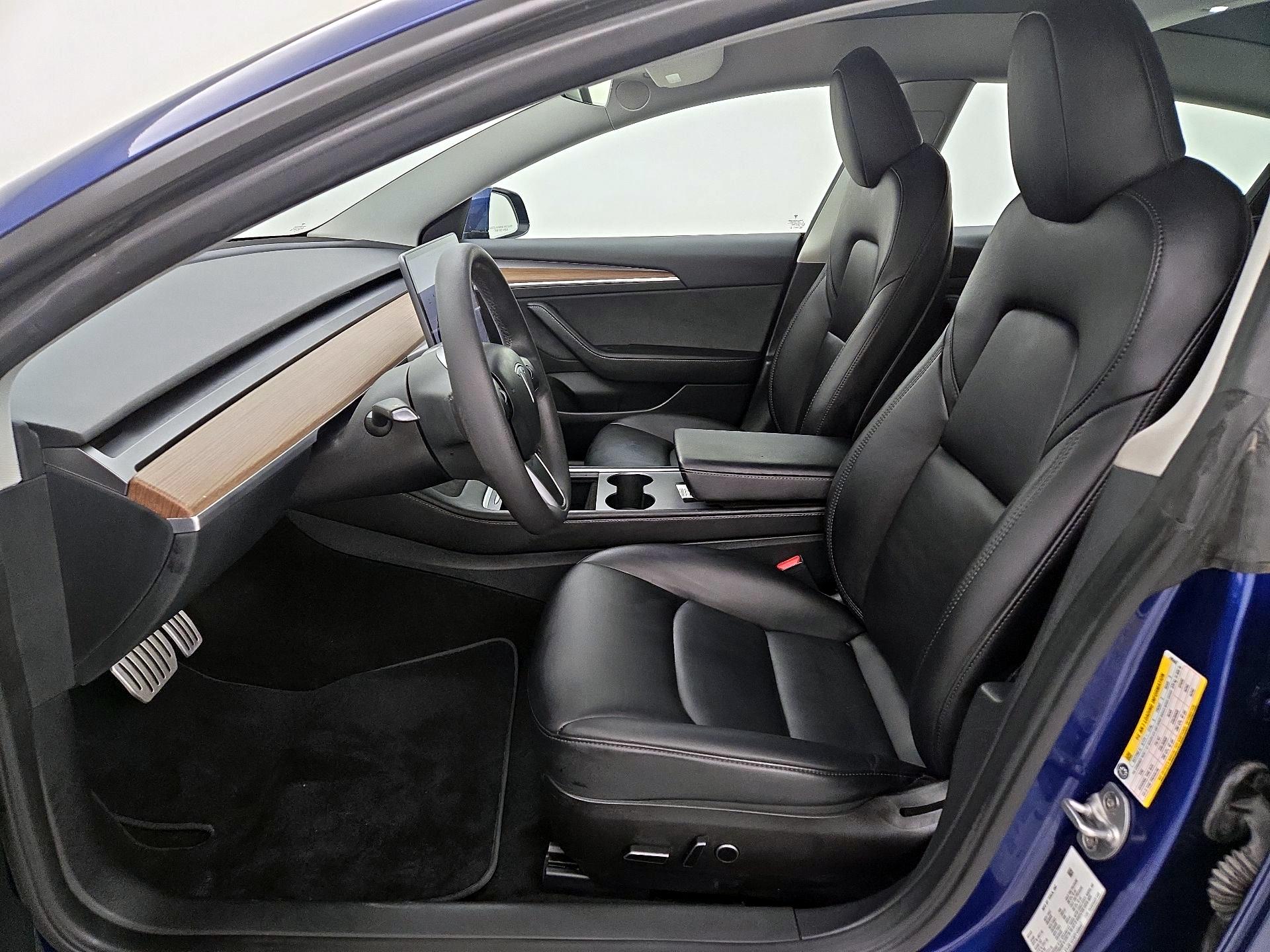 Thumbnail: 2023 Tesla Model 3 - 11