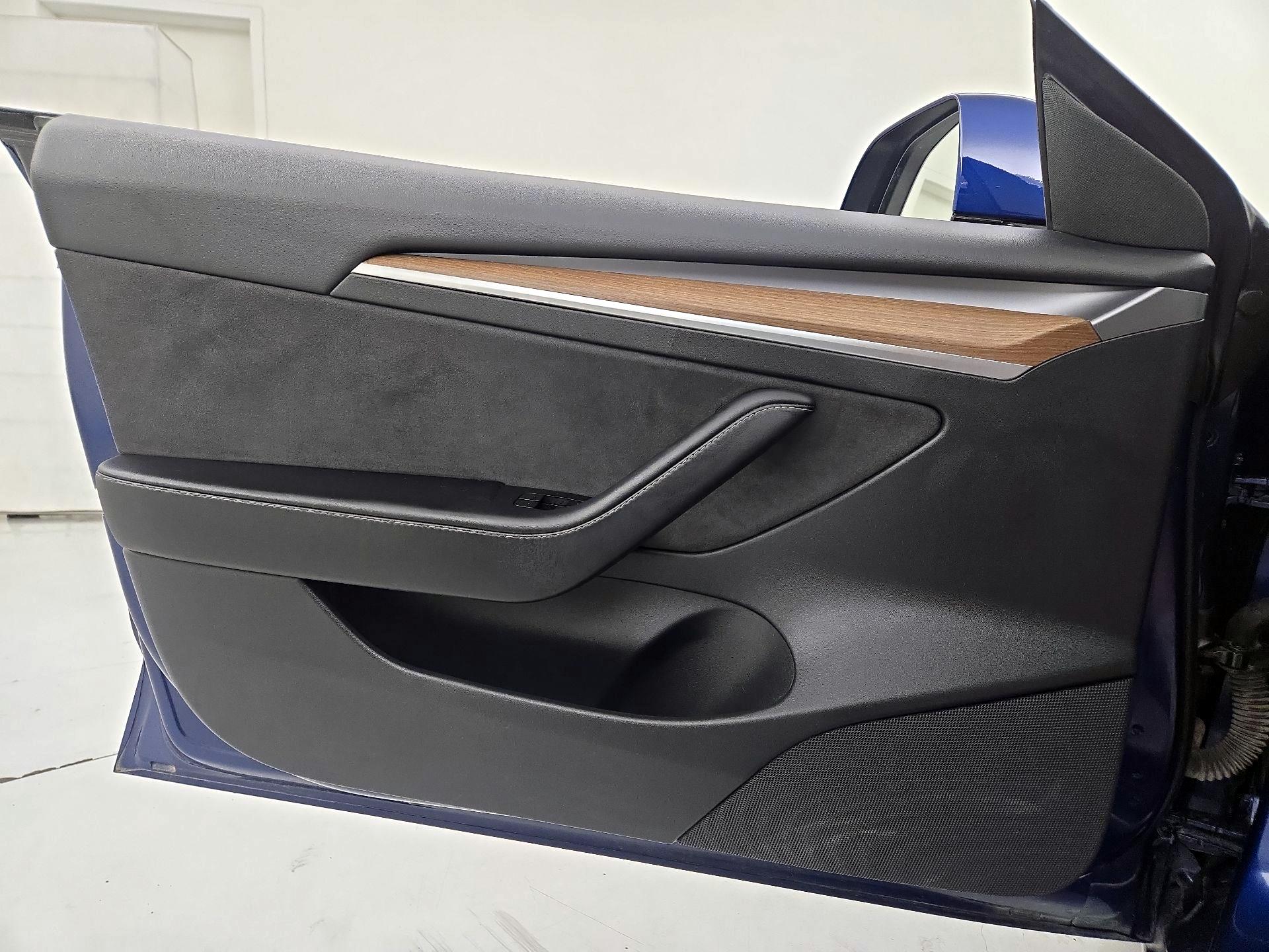 Thumbnail: 2023 Tesla Model 3 - 12