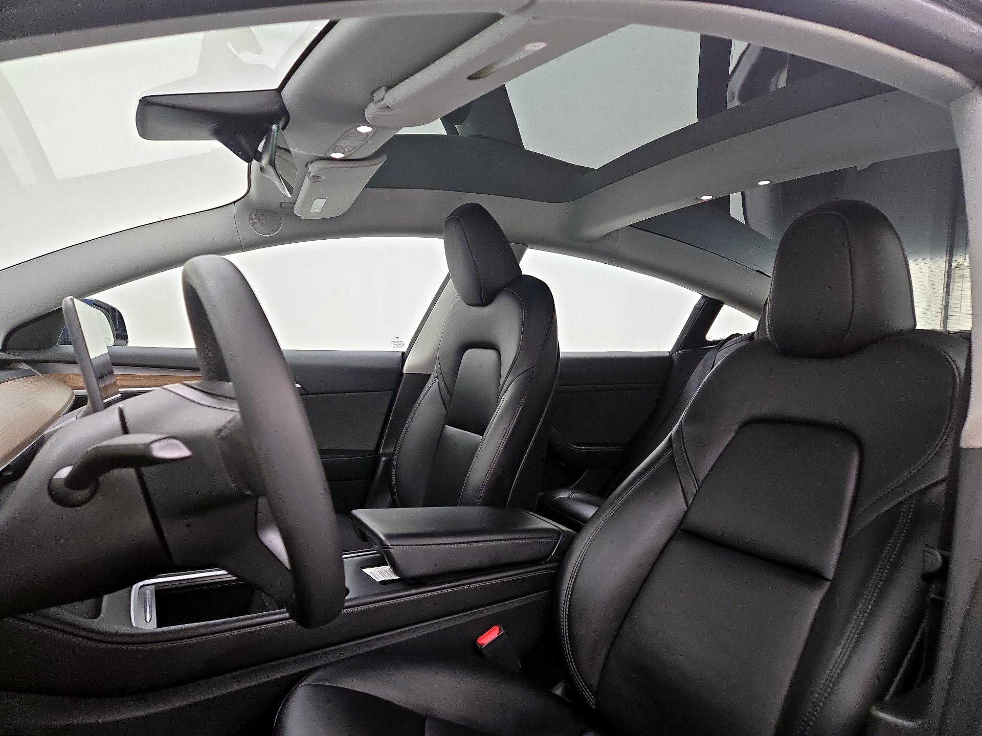 Thumbnail: 2023 Tesla Model 3 - 19