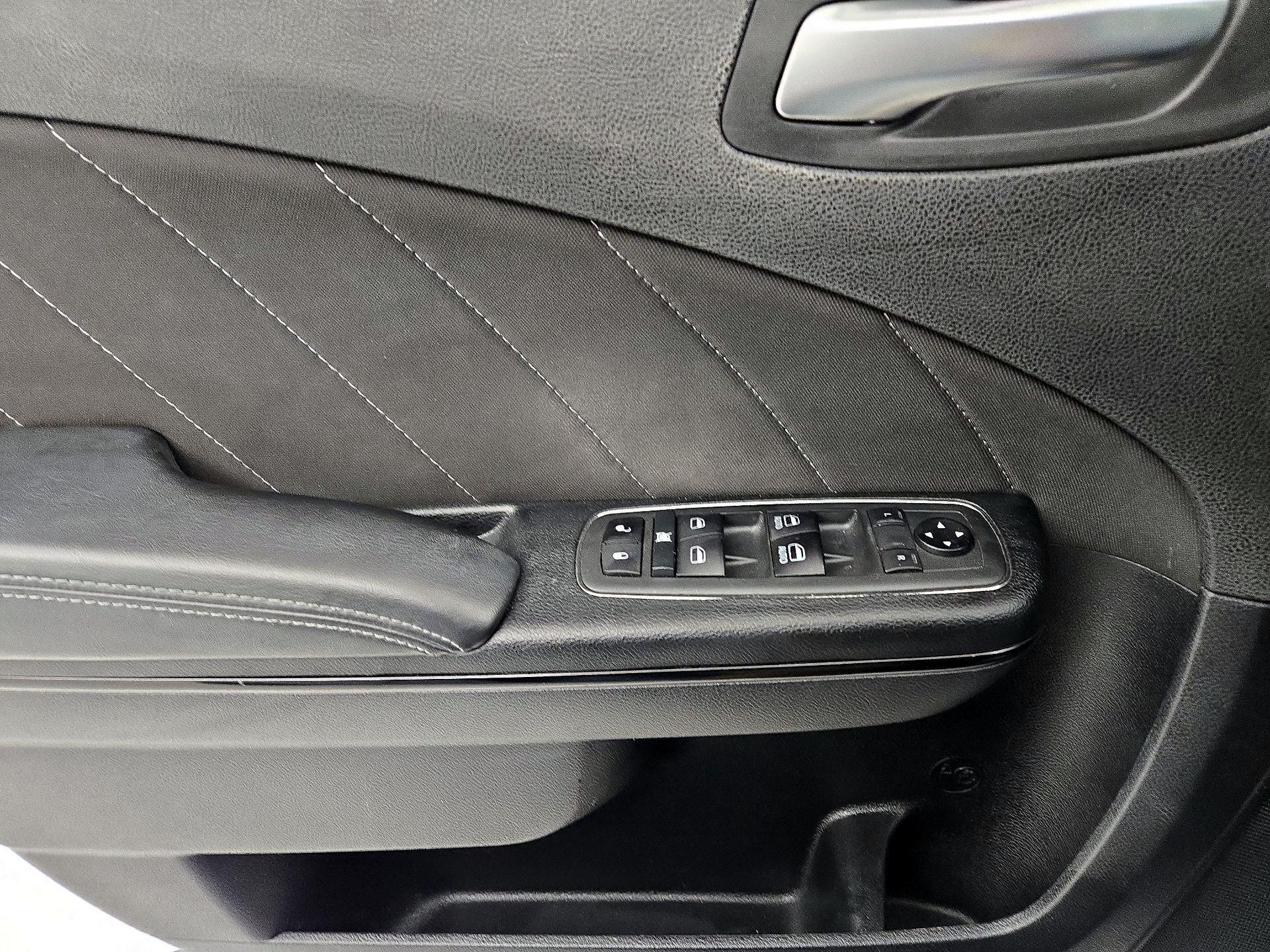 Thumbnail: 2020 Dodge Charger - 12