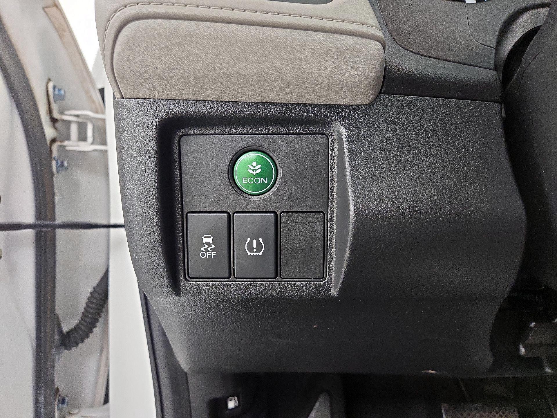 Thumbnail: 2016 Honda HR-V - 13