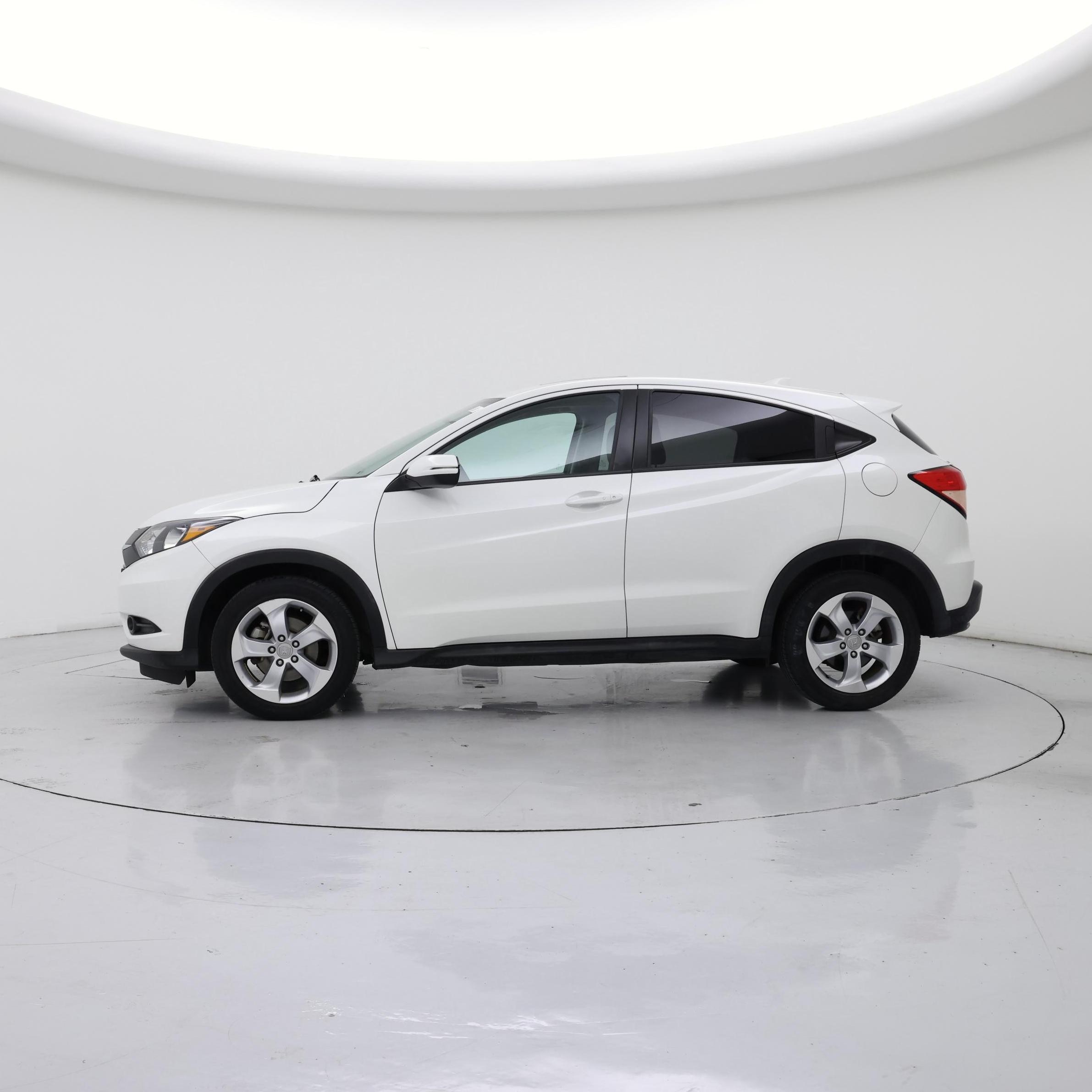 Thumbnail: 2016 Honda HR-V - 3