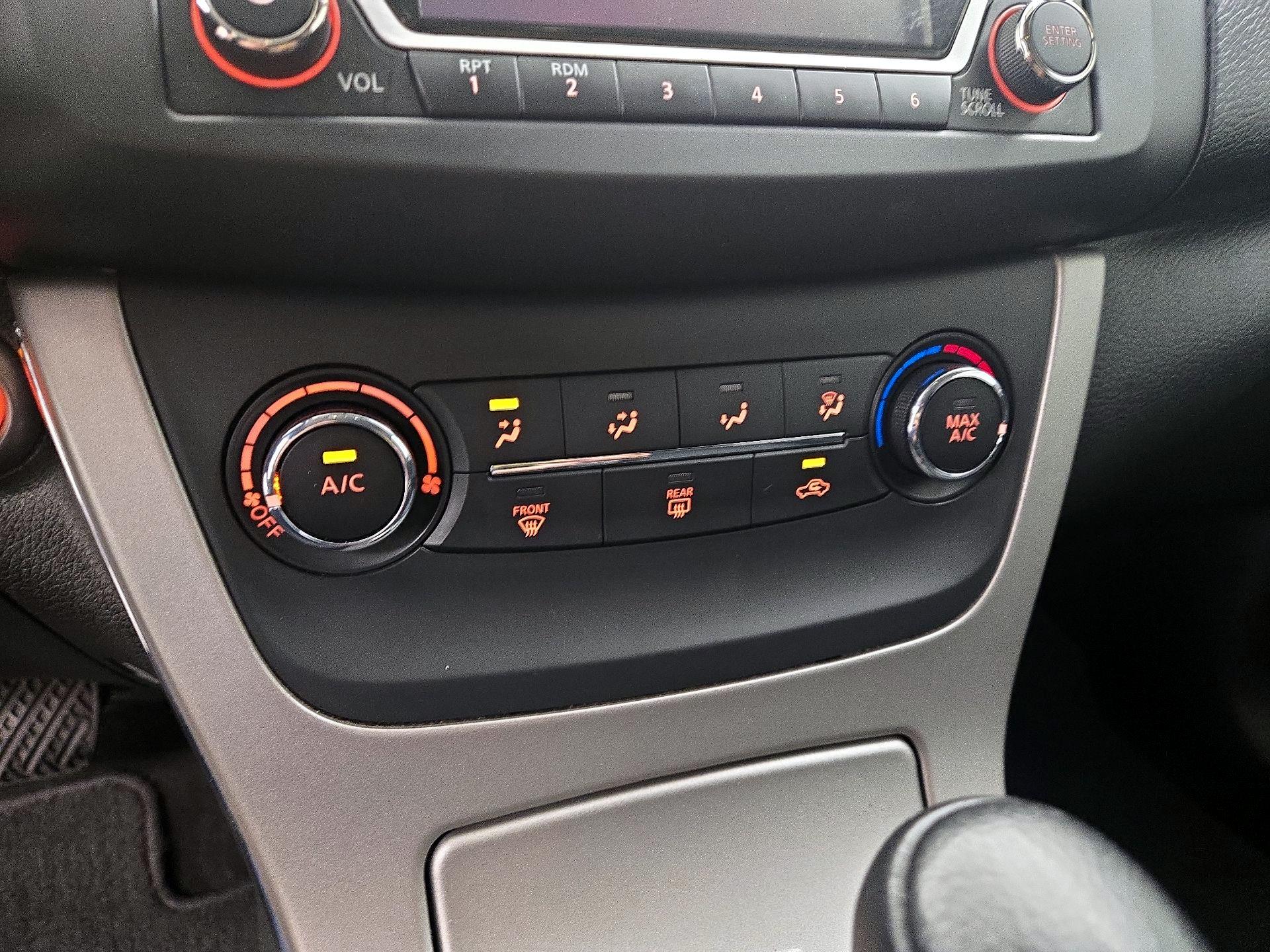 Thumbnail: 2015 Nissan Sentra - 16