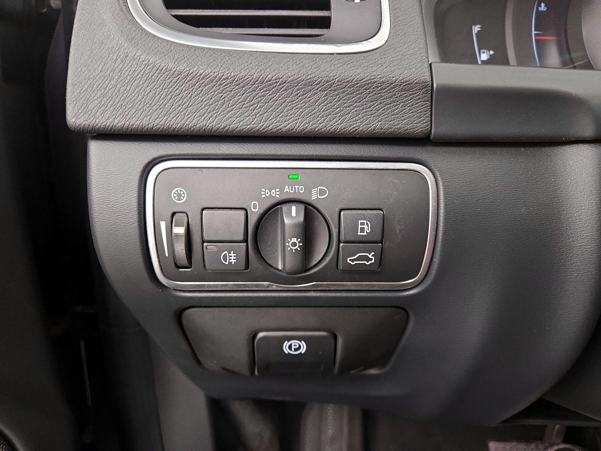 Thumbnail: 2017 Volvo S60 - 13