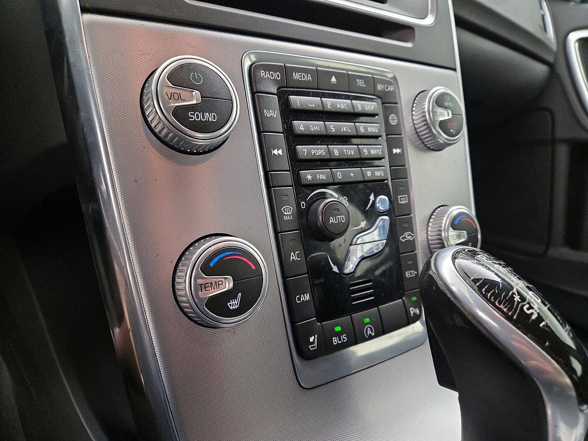 Thumbnail: 2017 Volvo S60 - 16