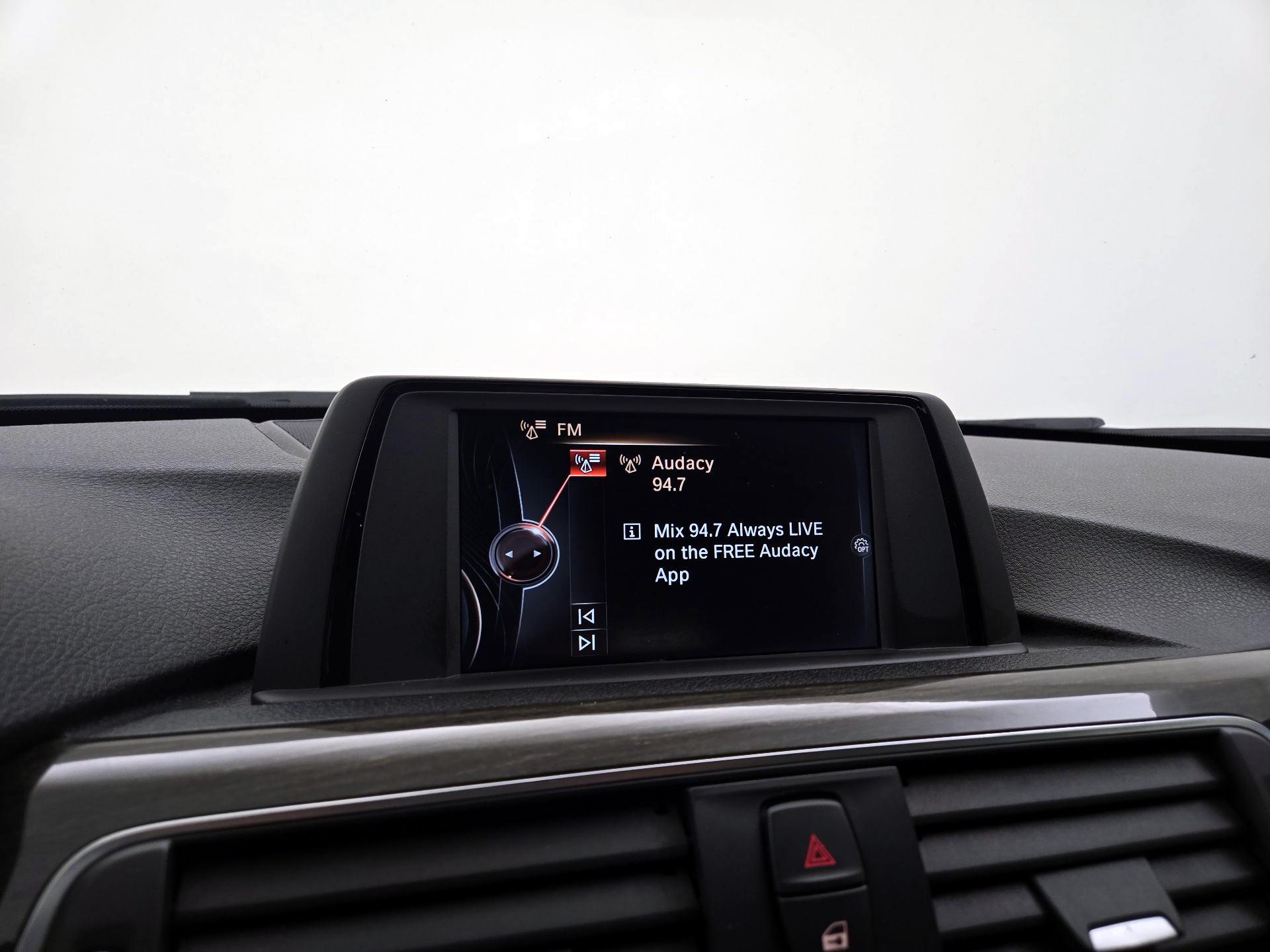 Thumbnail: 2016 BMW 3 Series - 14