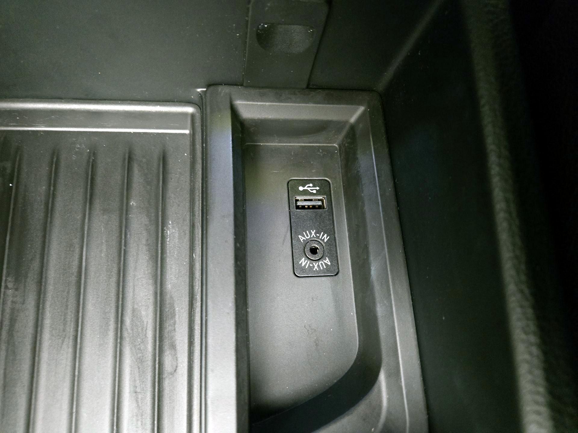 Thumbnail: 2016 BMW 3 Series - 17