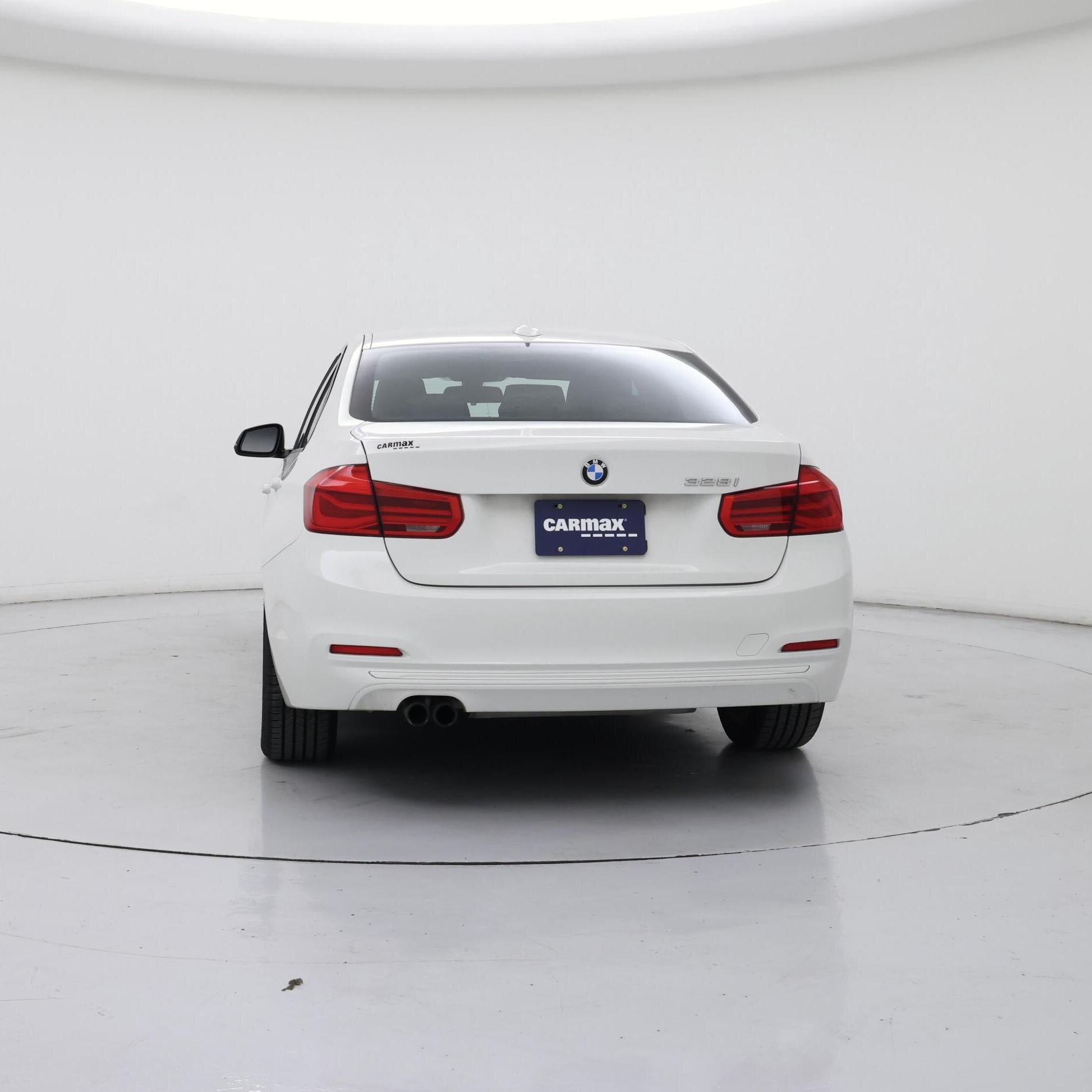 Thumbnail: 2016 BMW 3 Series - 6