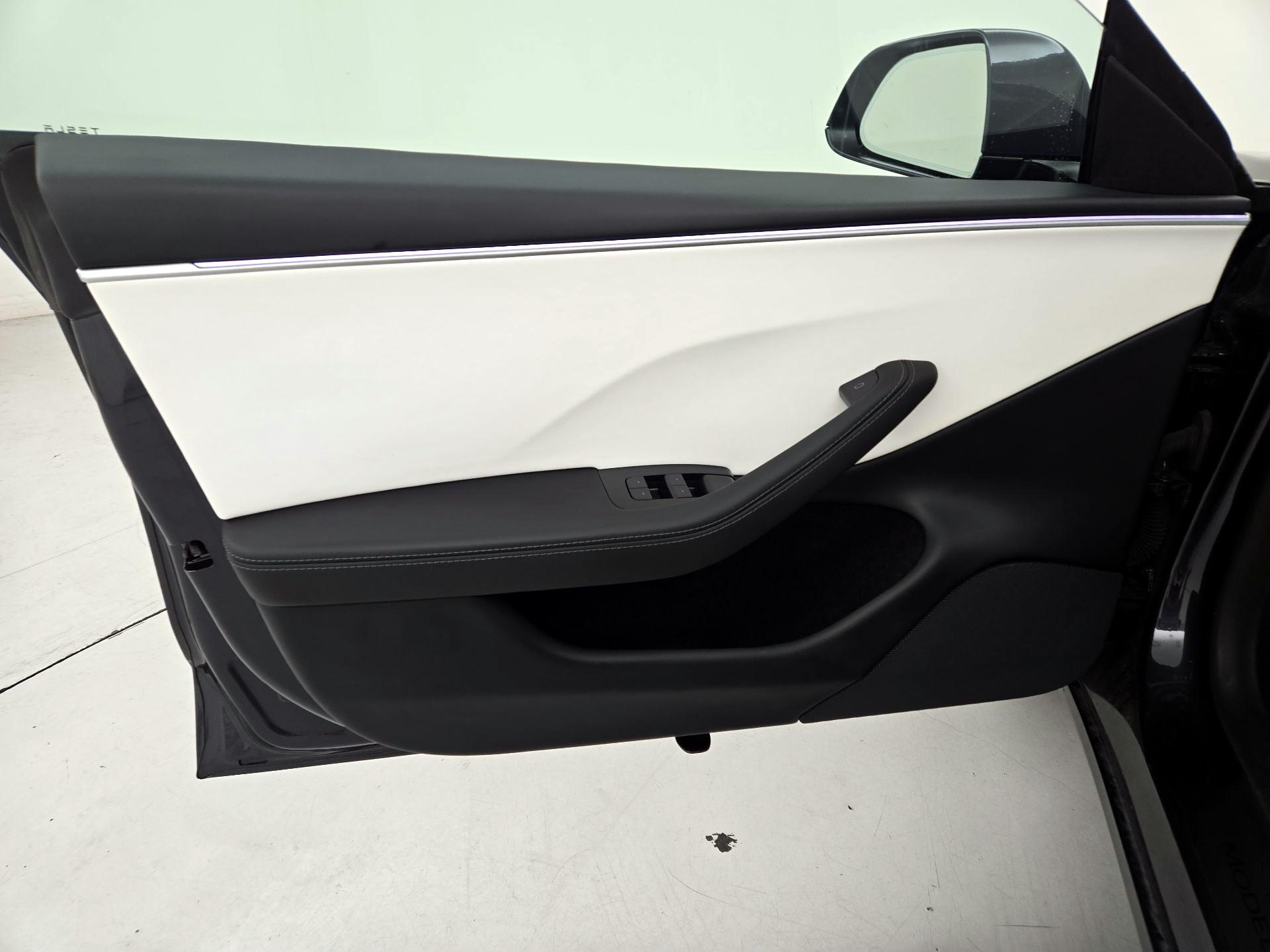 Thumbnail: 2025 Tesla Model 3 - 12