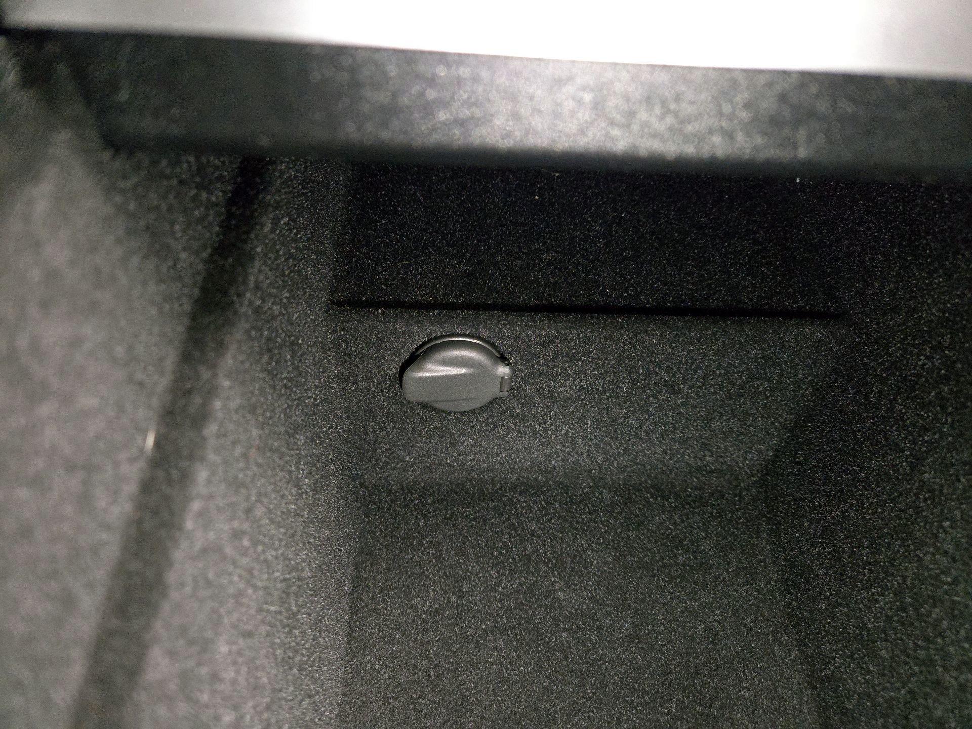 Thumbnail: 2025 Tesla Model 3 - 18