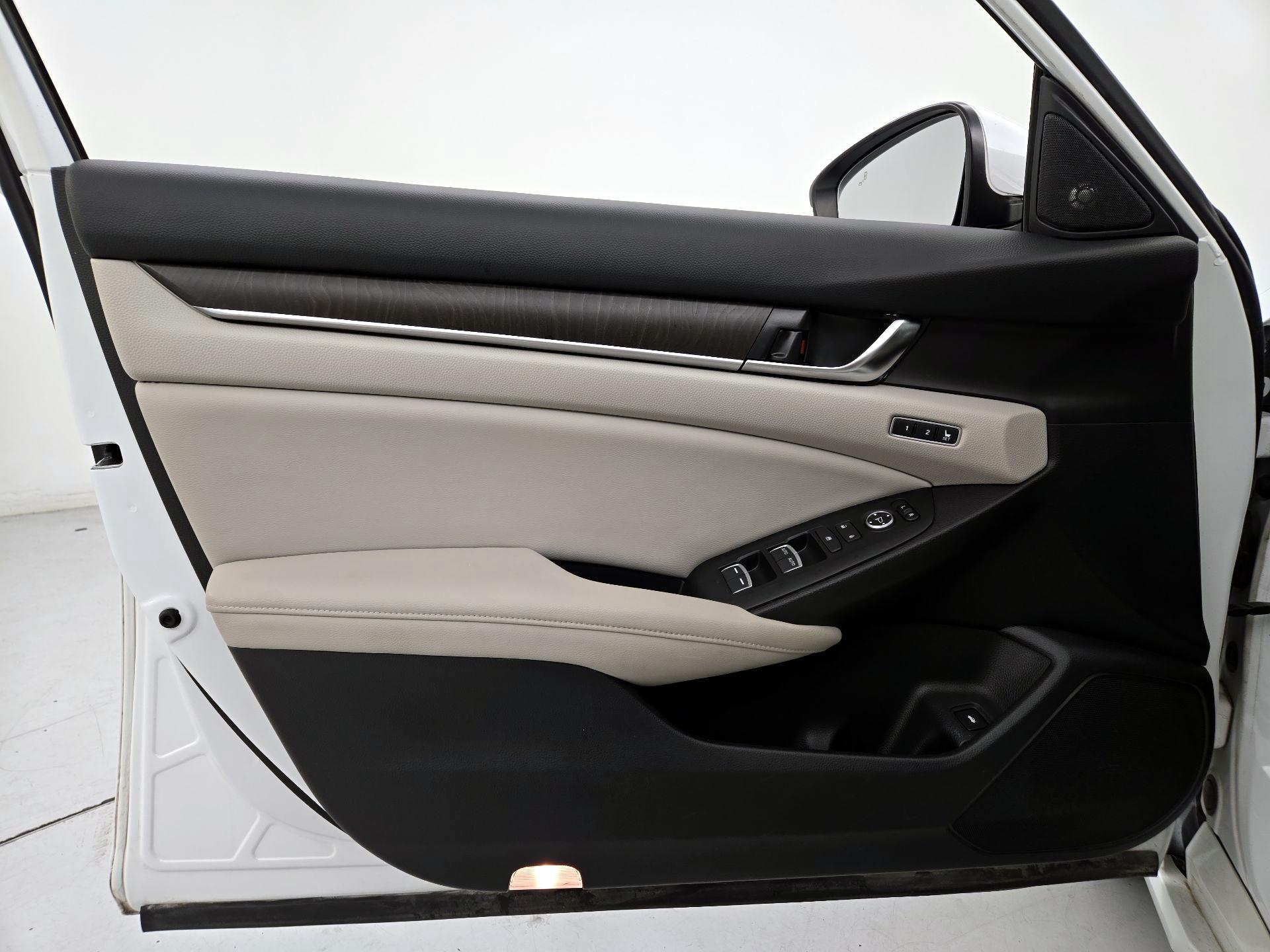 Thumbnail: 2018 Honda Accord - 12