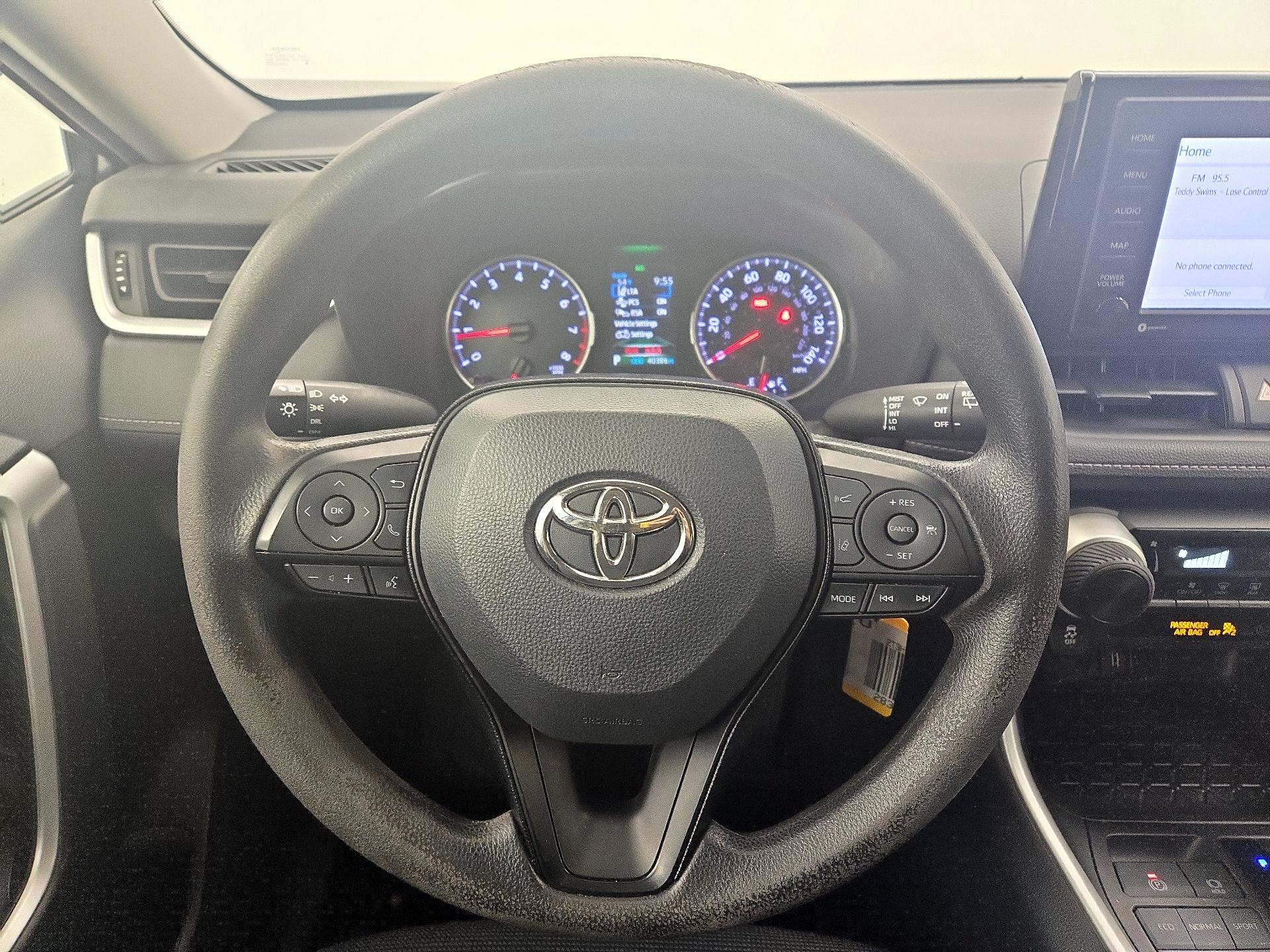 Thumbnail: 2021 Toyota RAV4 - 10