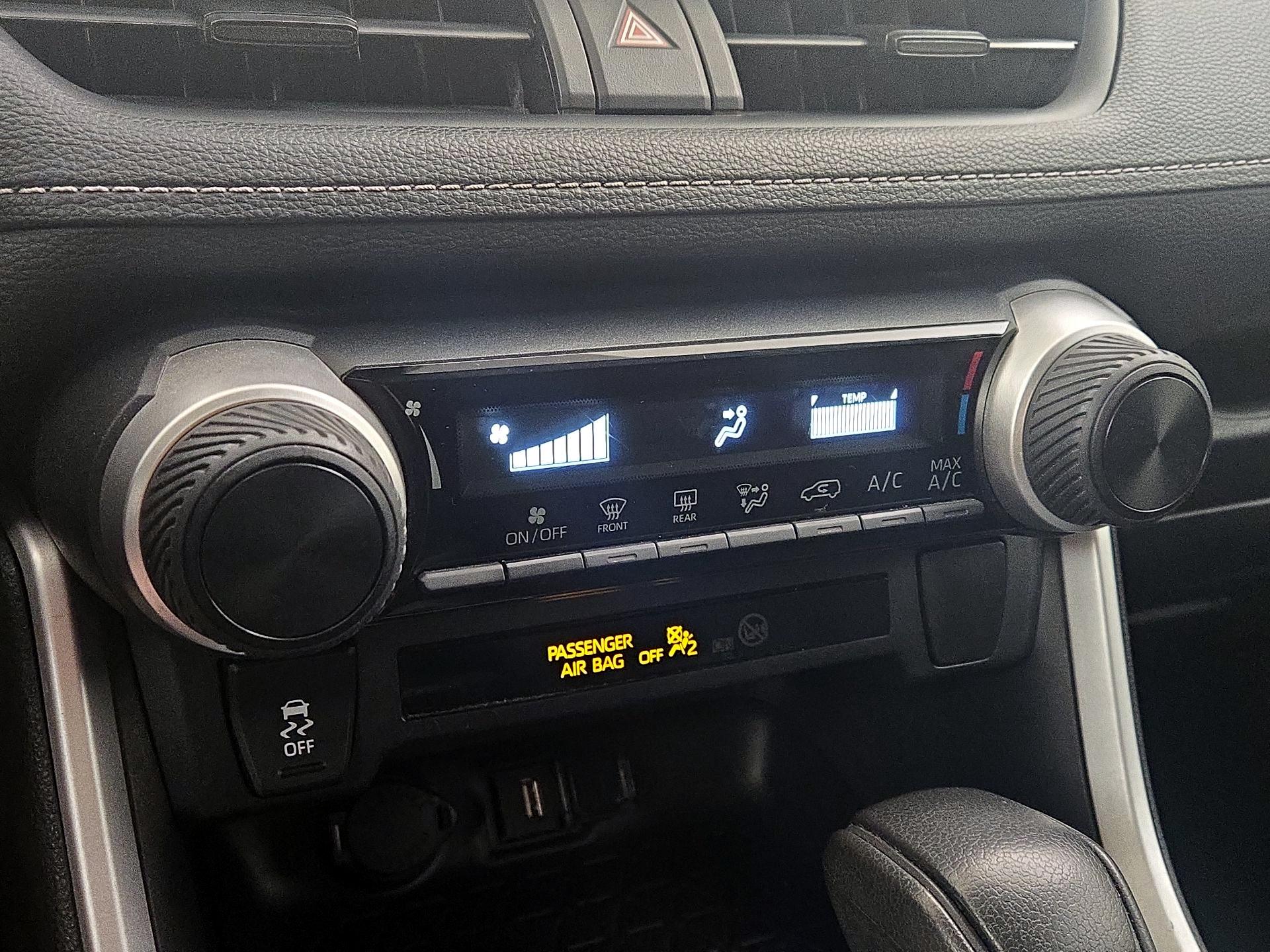 Thumbnail: 2021 Toyota RAV4 - 16