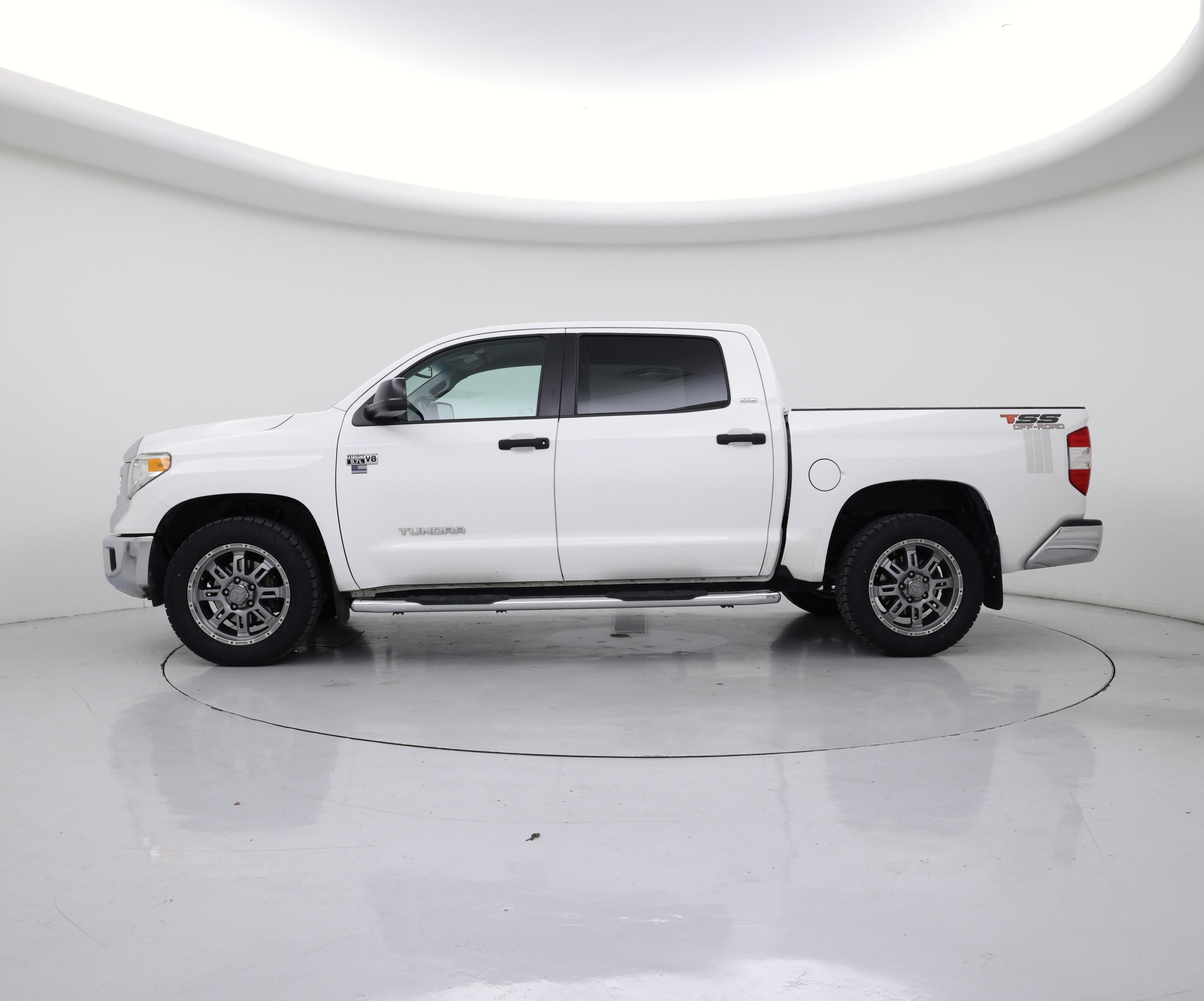 Thumbnail: 2017 Toyota Tundra - 3