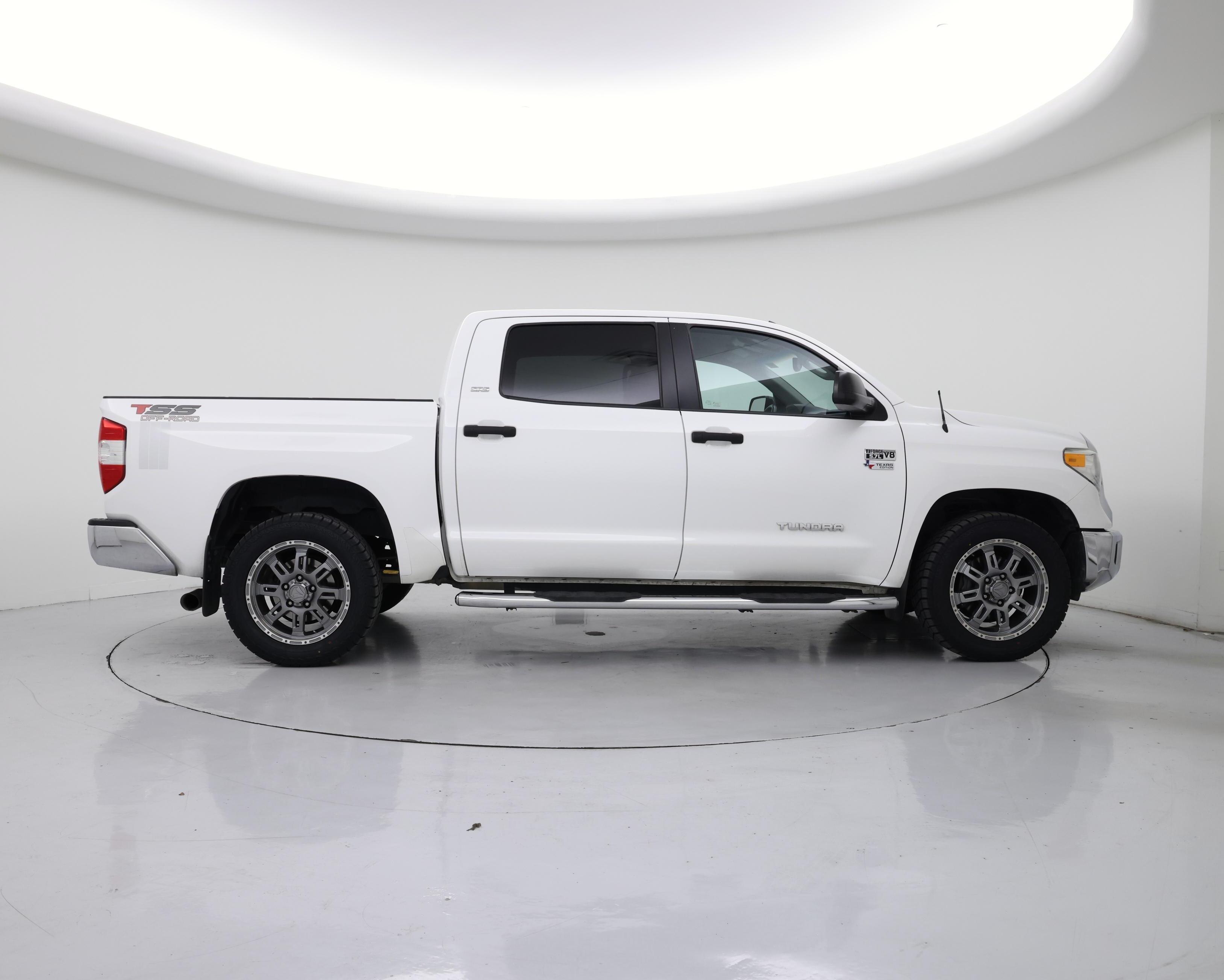 Thumbnail: 2017 Toyota Tundra - 7