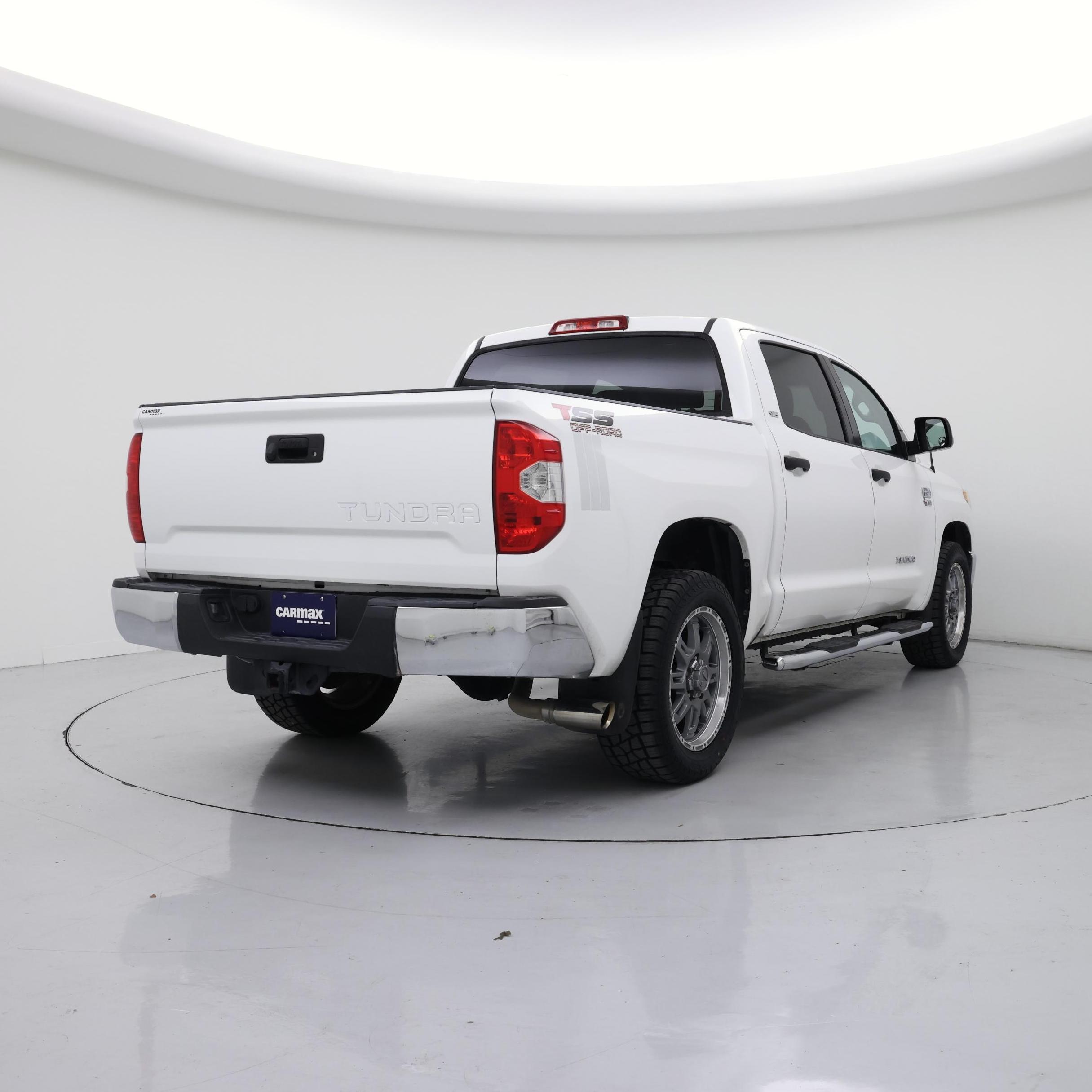Thumbnail: 2017 Toyota Tundra - 8